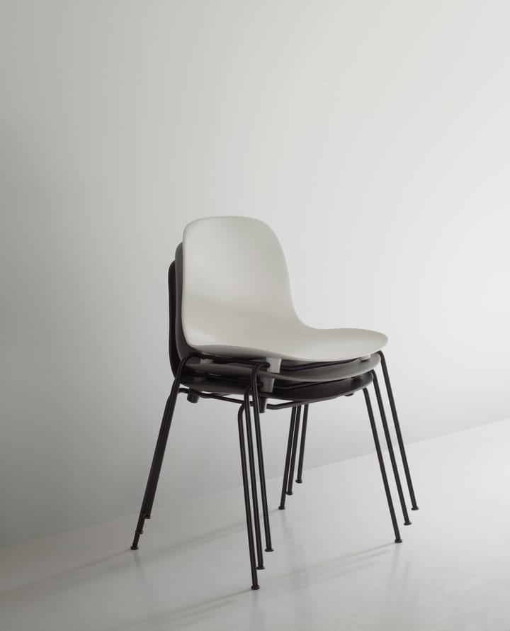 Lot de 2 chaises empilables avec pieds noirs Form Chair, blanc - undefined - Normann Copenhagen