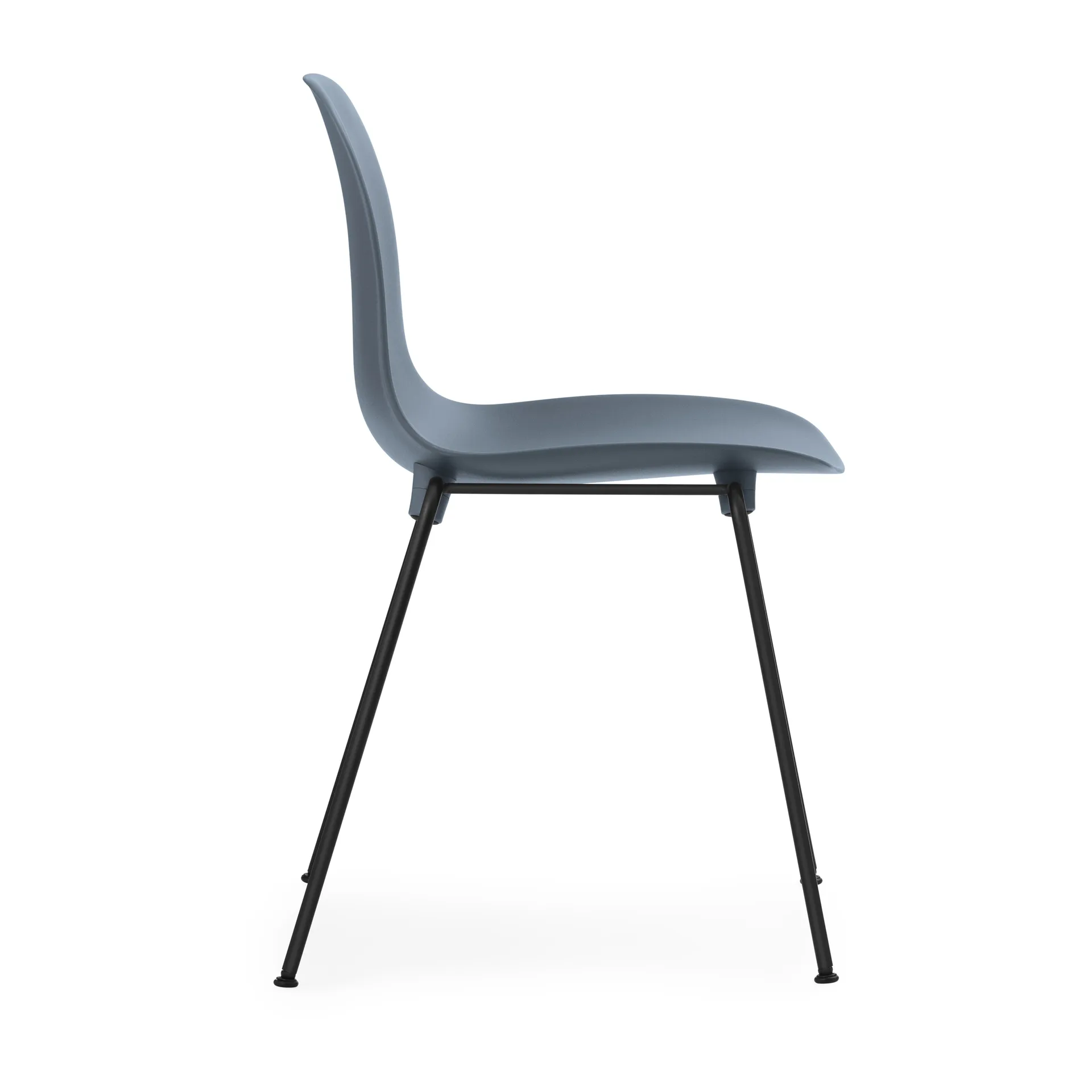 Lot de 2 chaises empilables avec pieds noirs Form Chair, bleu Normann Copenhagen
