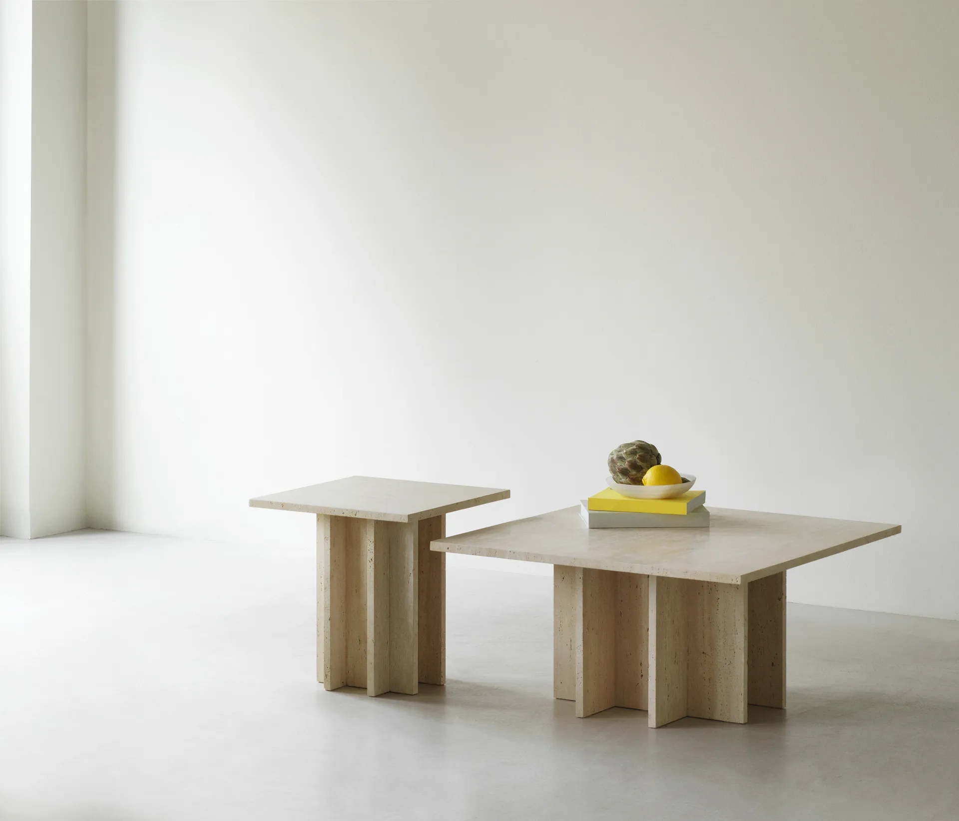 Petite table basse Edge, Travertine Normann Copenhagen