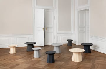 Pine table d'appoint Ø 45 cm H : 40,6 cm - Bleu foncé - Normann Copenhagen