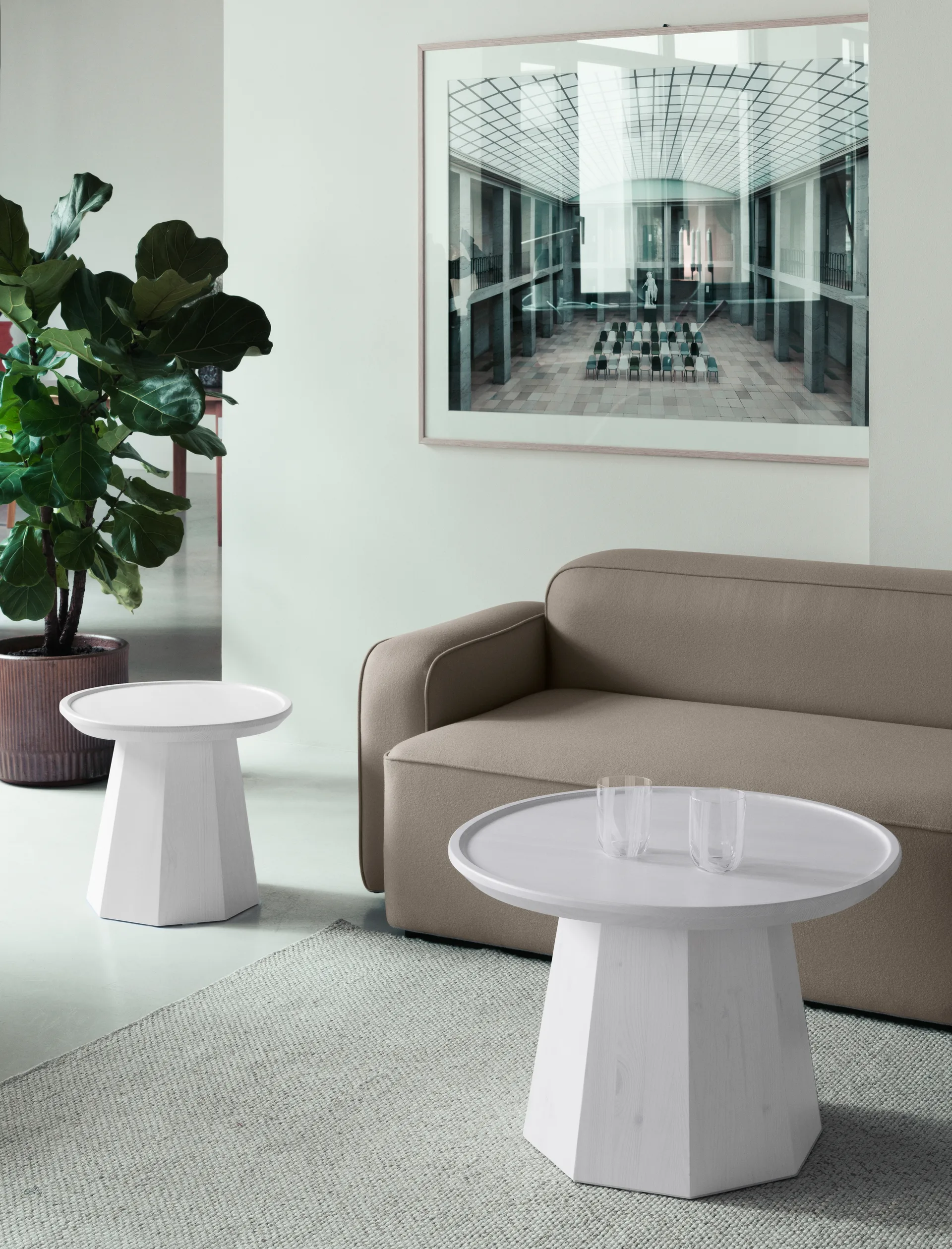 Pine table d'appointØ 65 cm H : 44,5 cm, Rose Normann Copenhagen
