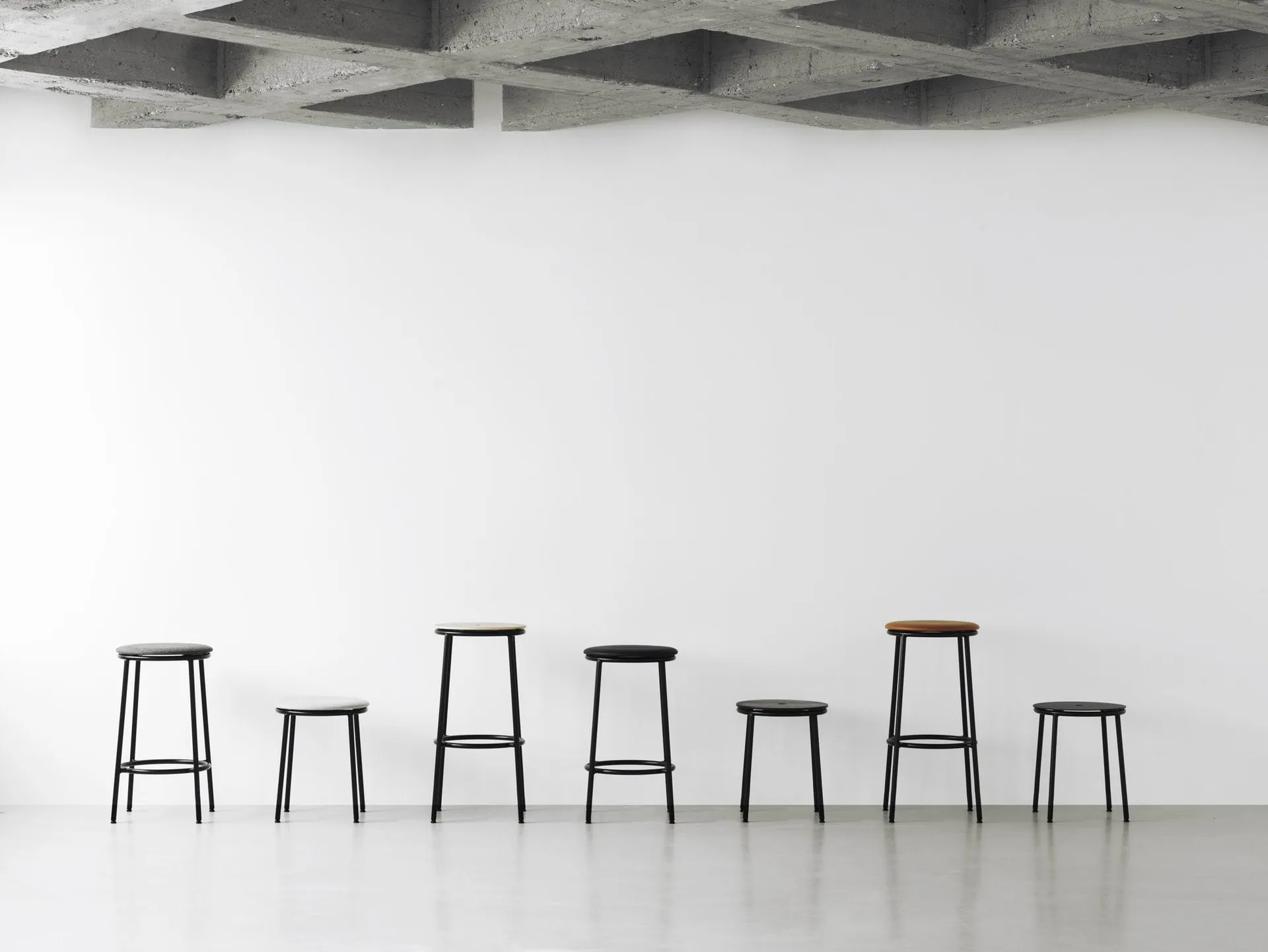 Tabouret de bar Circa 65 cm, Aluminium noir Normann Copenhagen