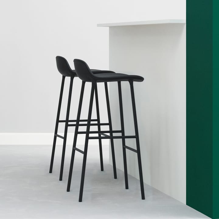 Tabouret de bar Form haut - red, pieds en acier laqué rouge - Normann Copenhagen