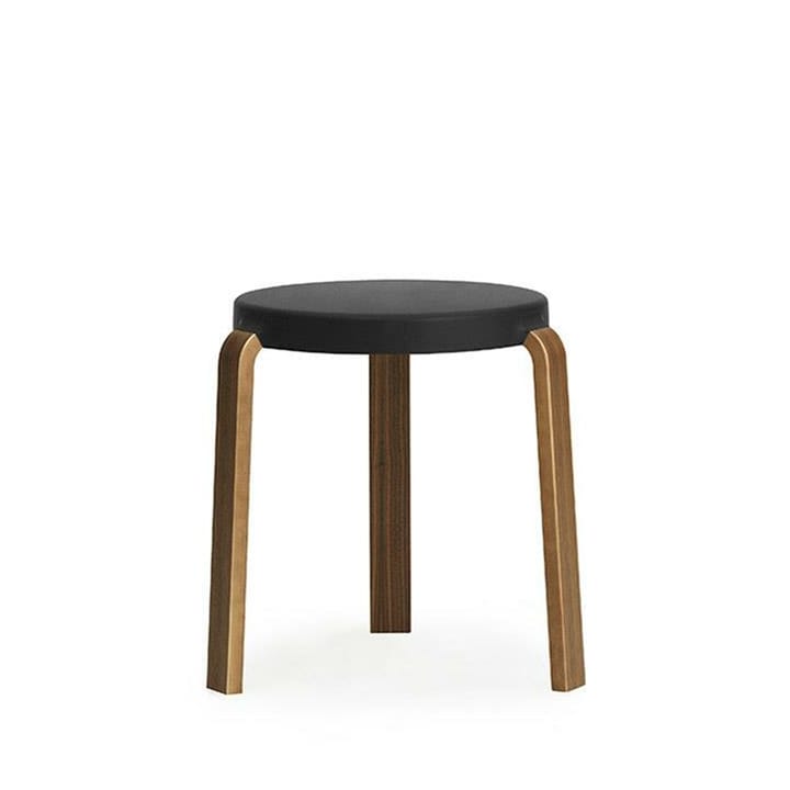 Tabouret Tap - black, pieds en noyer - Normann Copenhagen