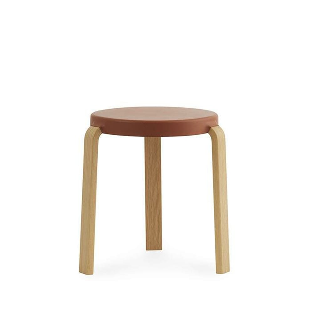 Normann Copenhagen Tabouret Tap caramel, pieds en chêne