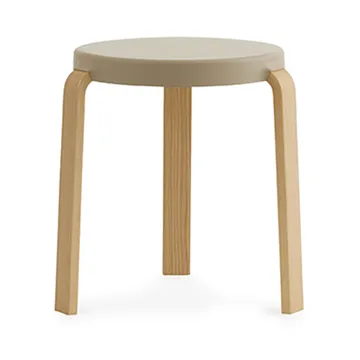 Tabouret Tap - sand, pieds en chêne - Normann Copenhagen