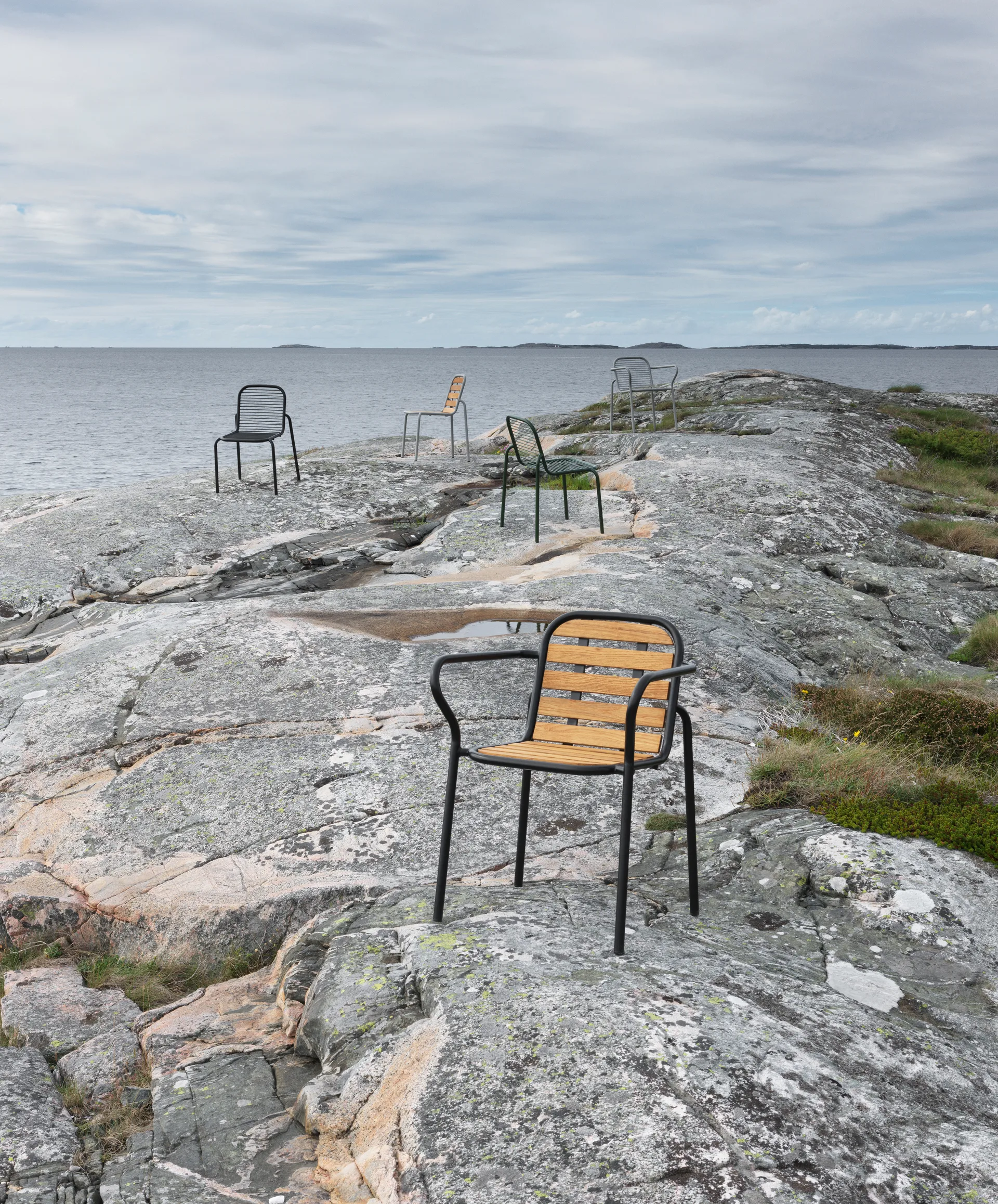 Vig Robinia Armchair, Black Normann Copenhagen