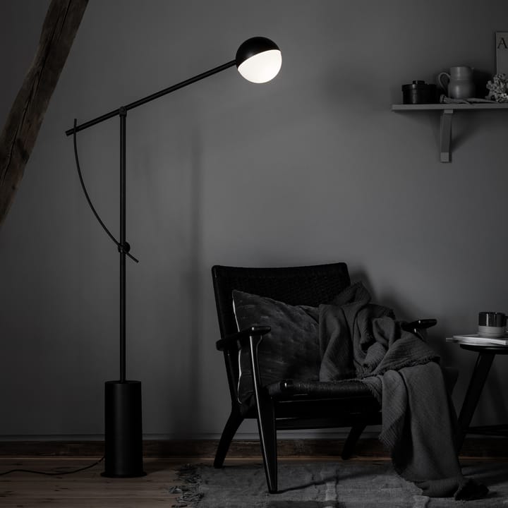 Lampadaire Balancer, black mat Northern