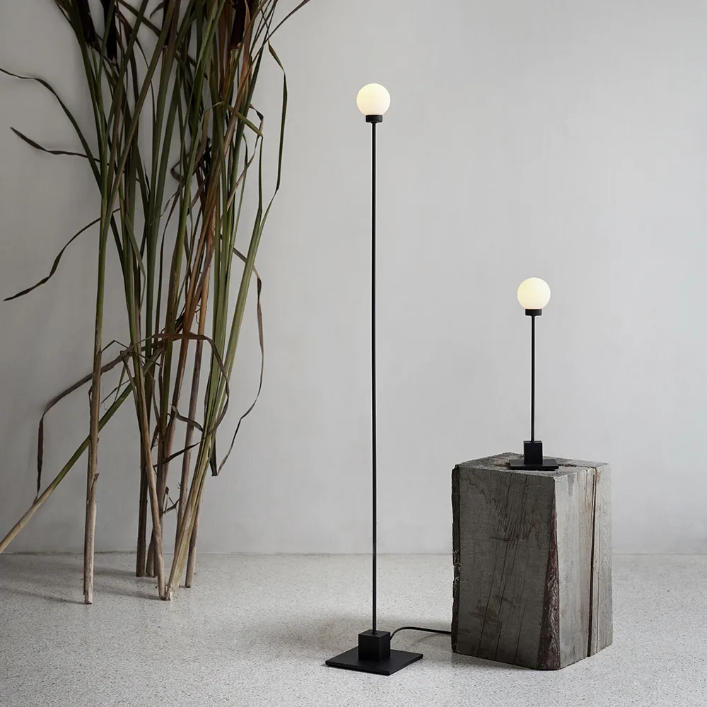Lampadaire Snowball, steel, opaline blanche Northern