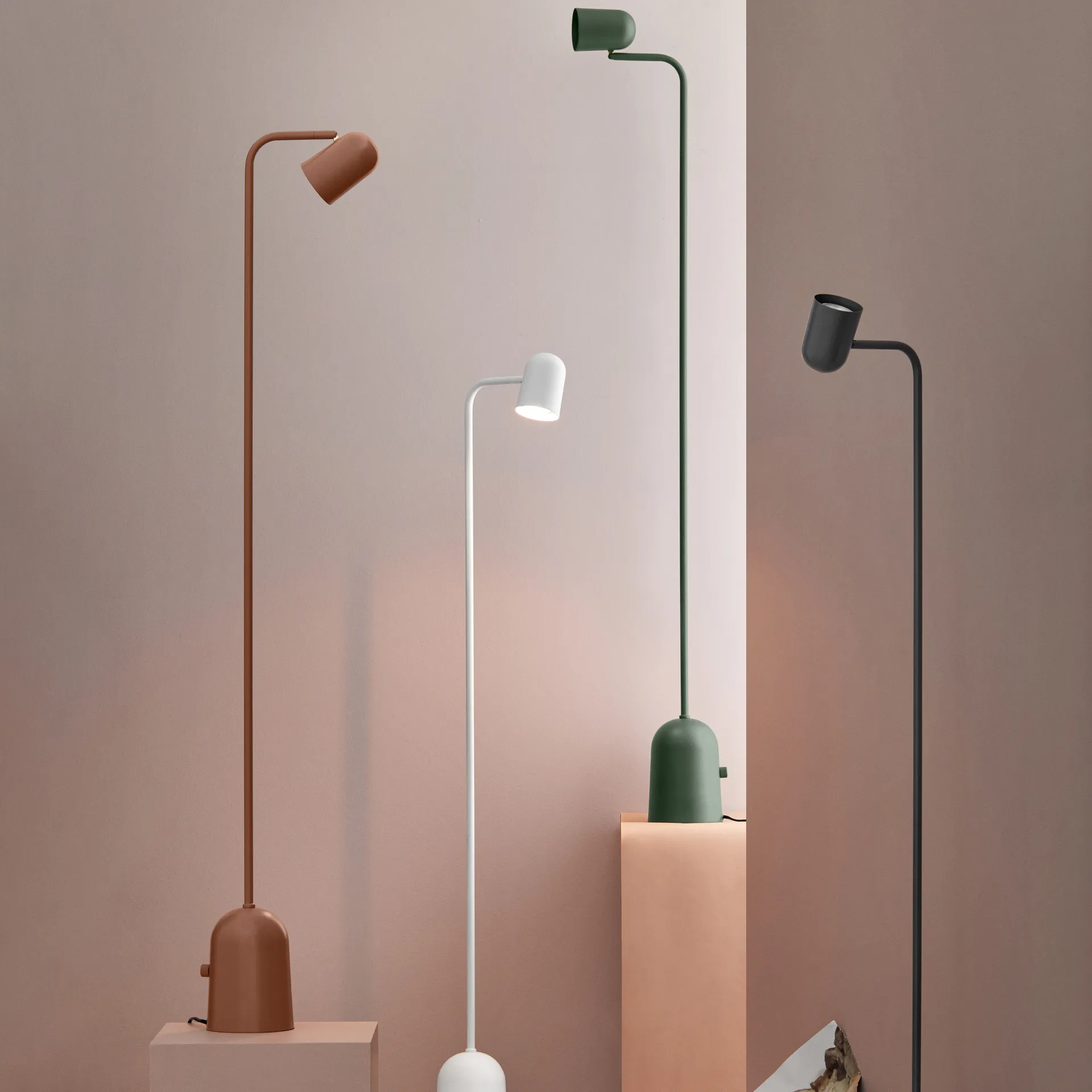 Lampe sur pied Buddy, Dark grey Northern