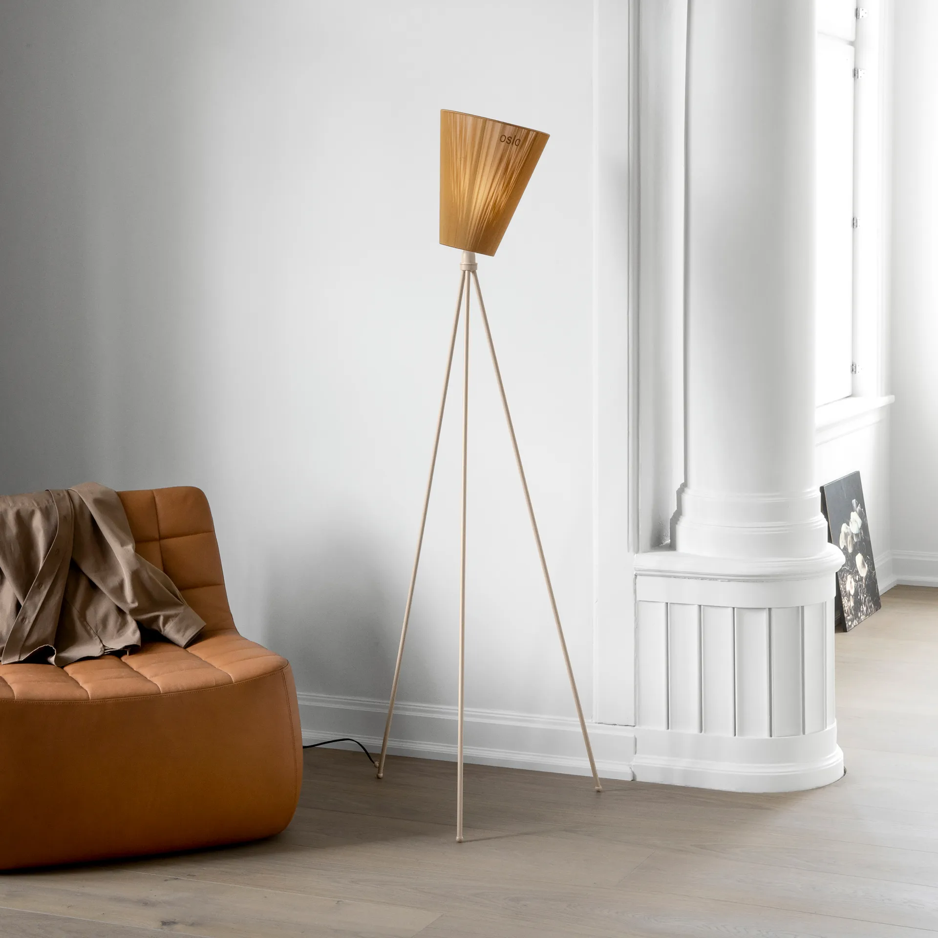Lampe sur pied Oslo Wood abat-jour, Caramel Northern