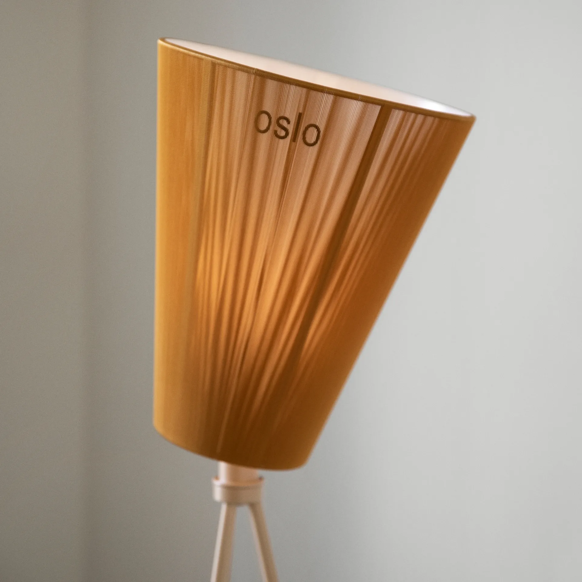 Lampe sur pied Oslo Wood abat-jour, Caramel Northern