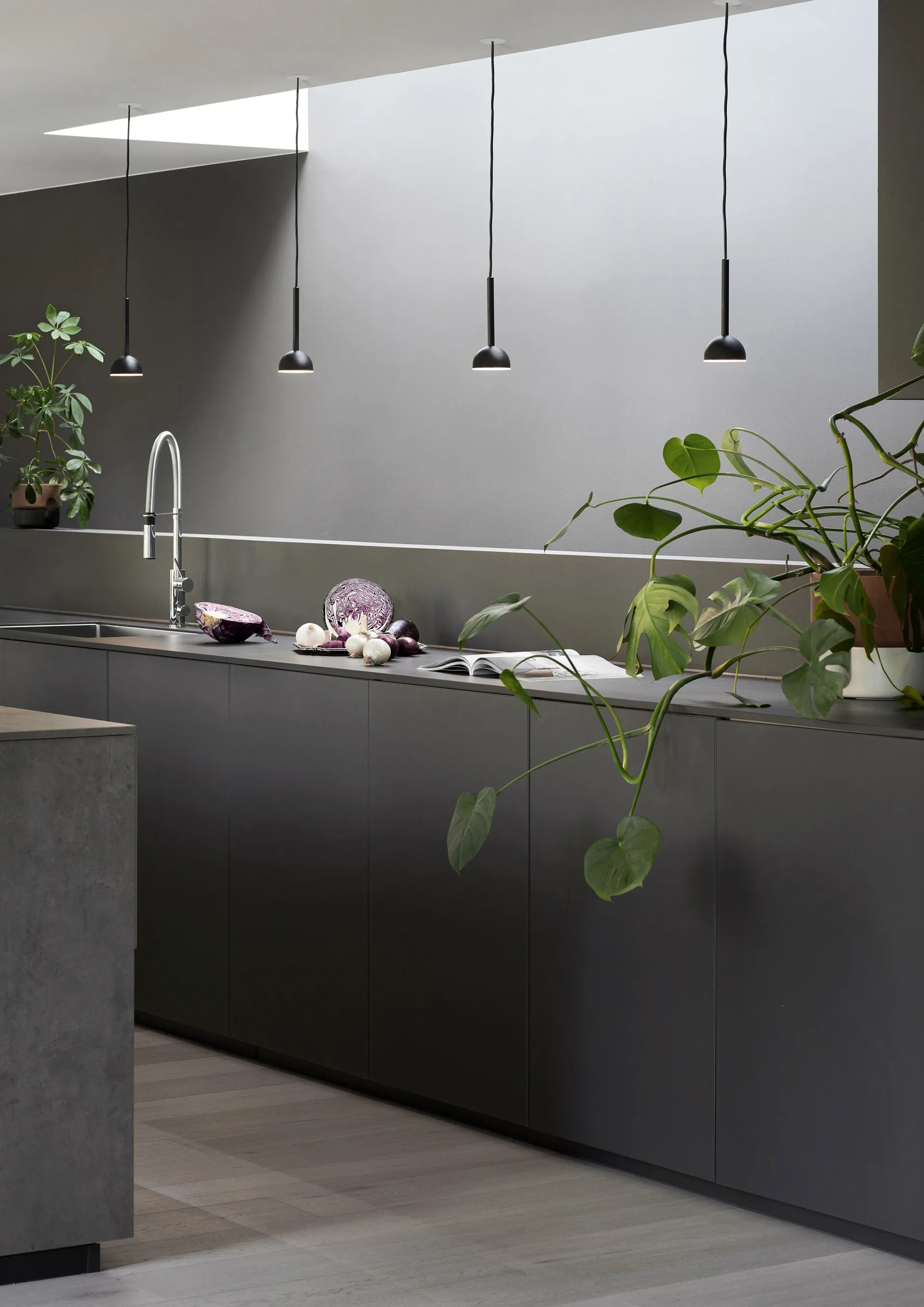 Suspension Blush, Noir mat Northern