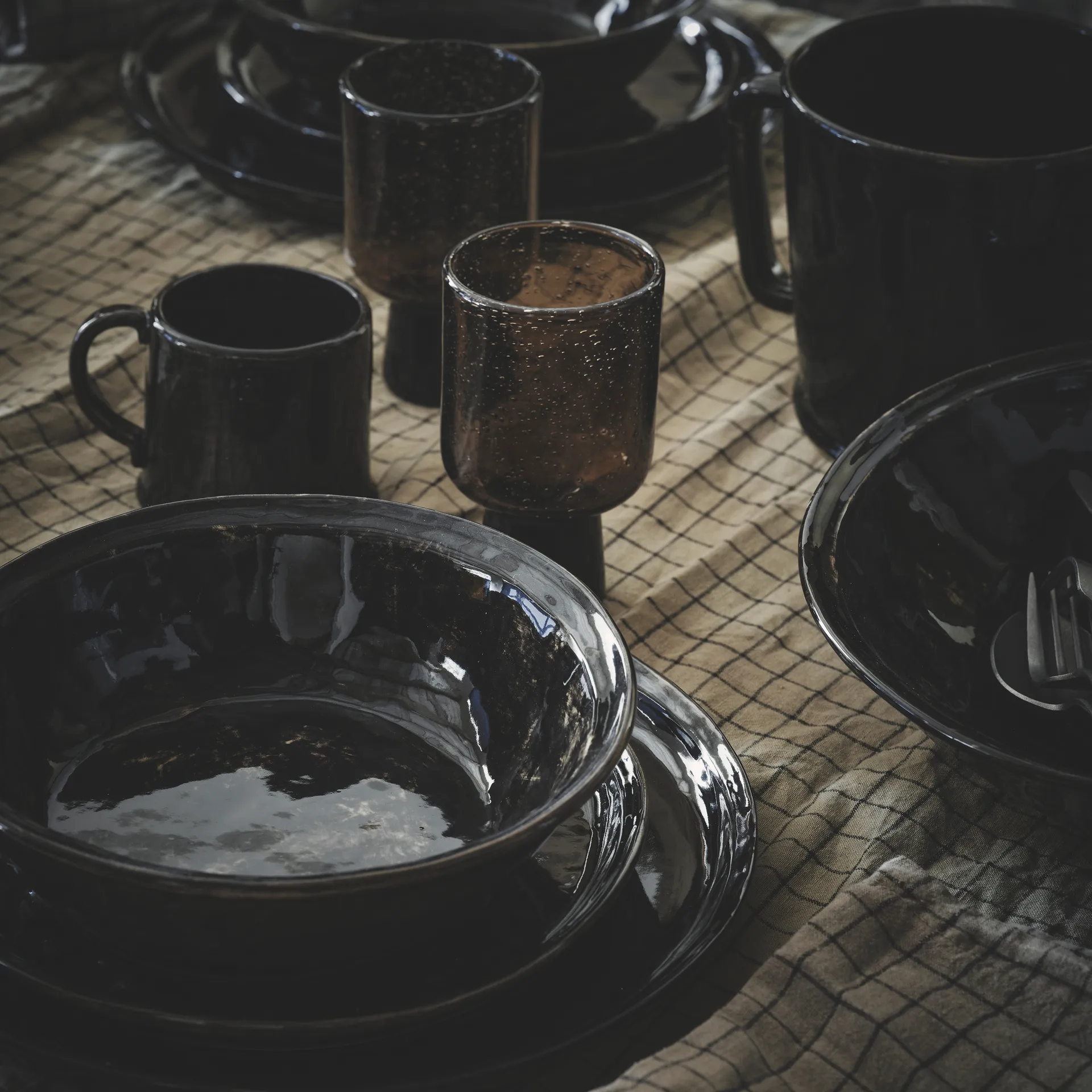 Assiette à pâtes et à soupe Yuki, Marron-noir Olsson & Jensen