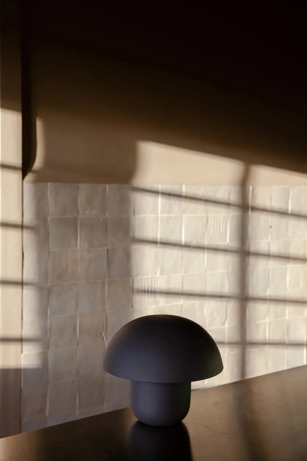 Lampe de table Carl-Johan mini Ø29 cm, Gris Olsson & Jensen