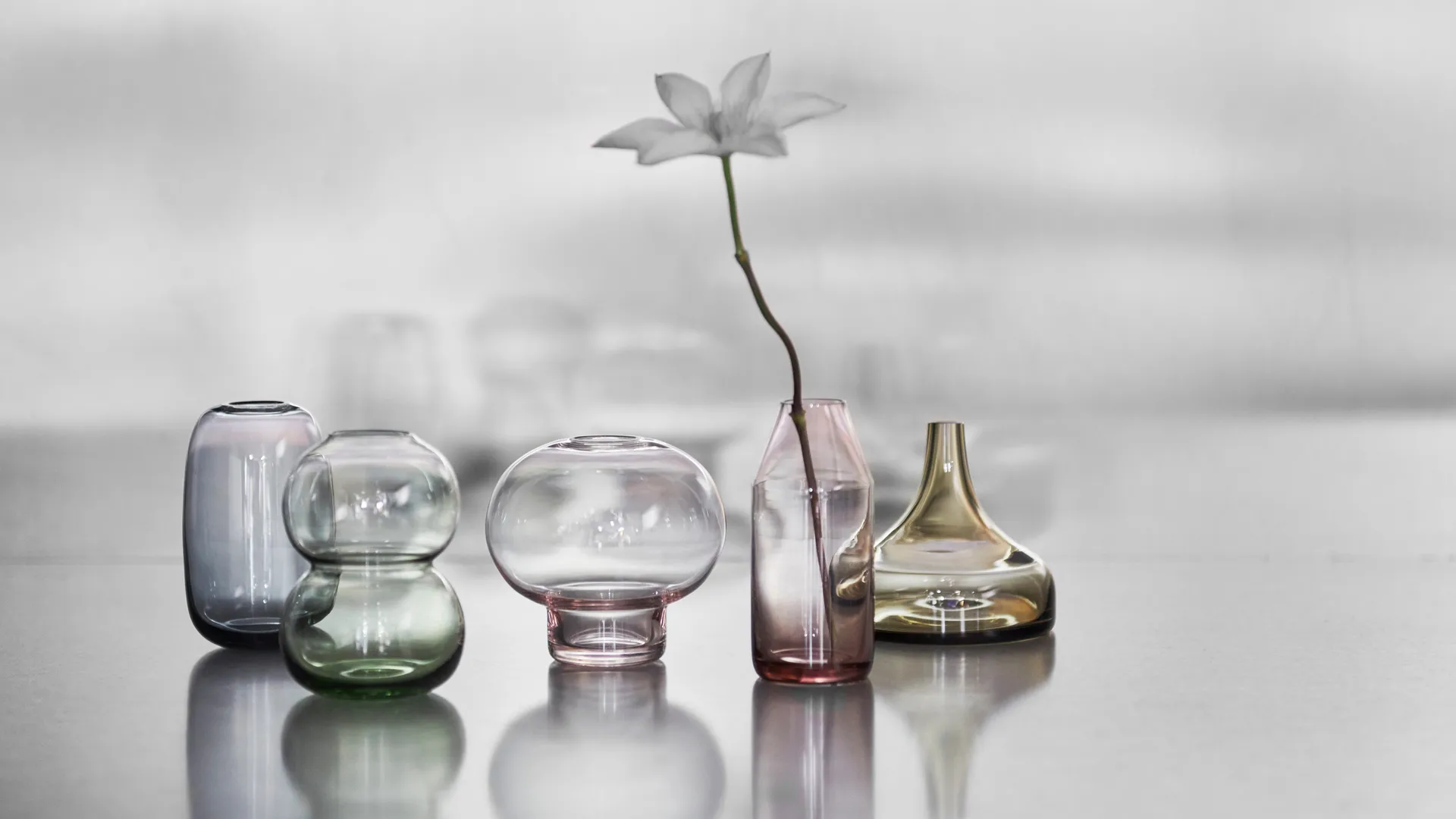 Midsummer mini vase Wood Cranesbill, 100 mm Orrefors