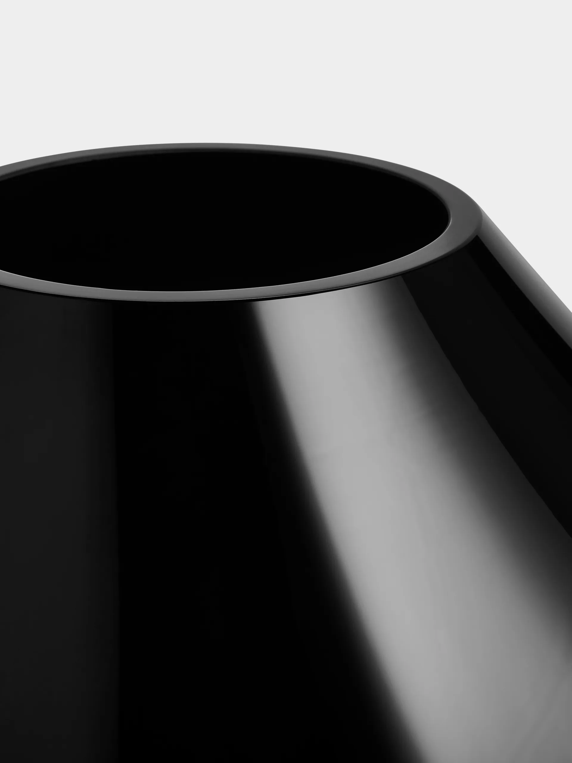 Vase Ebon 190 mm, Noir Orrefors