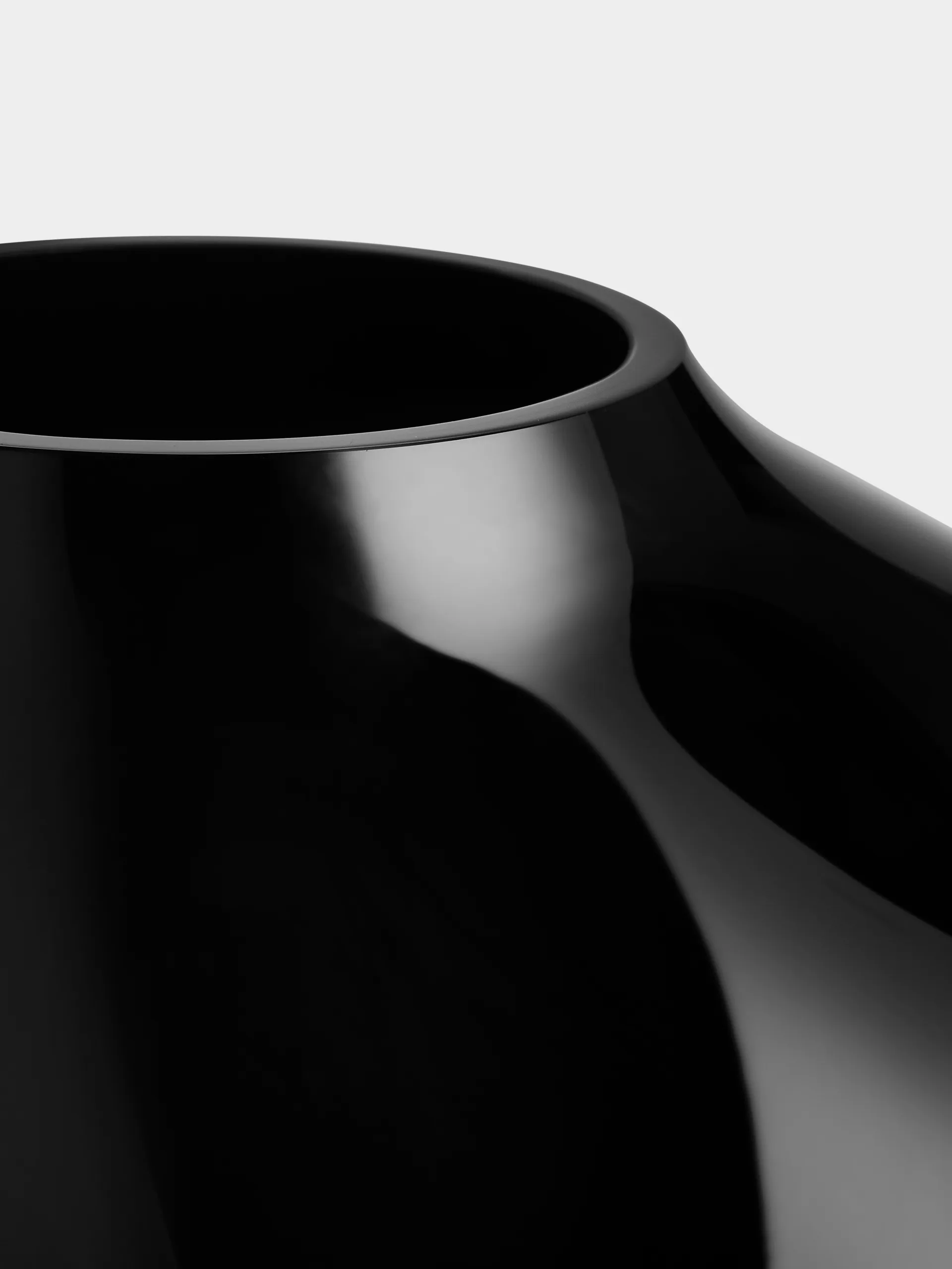 Vase Ebon 240 mm, Noir Orrefors