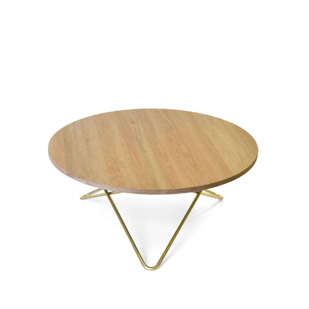 Table basse O, chêne laqué mat, support en laiton OX Denmarq
