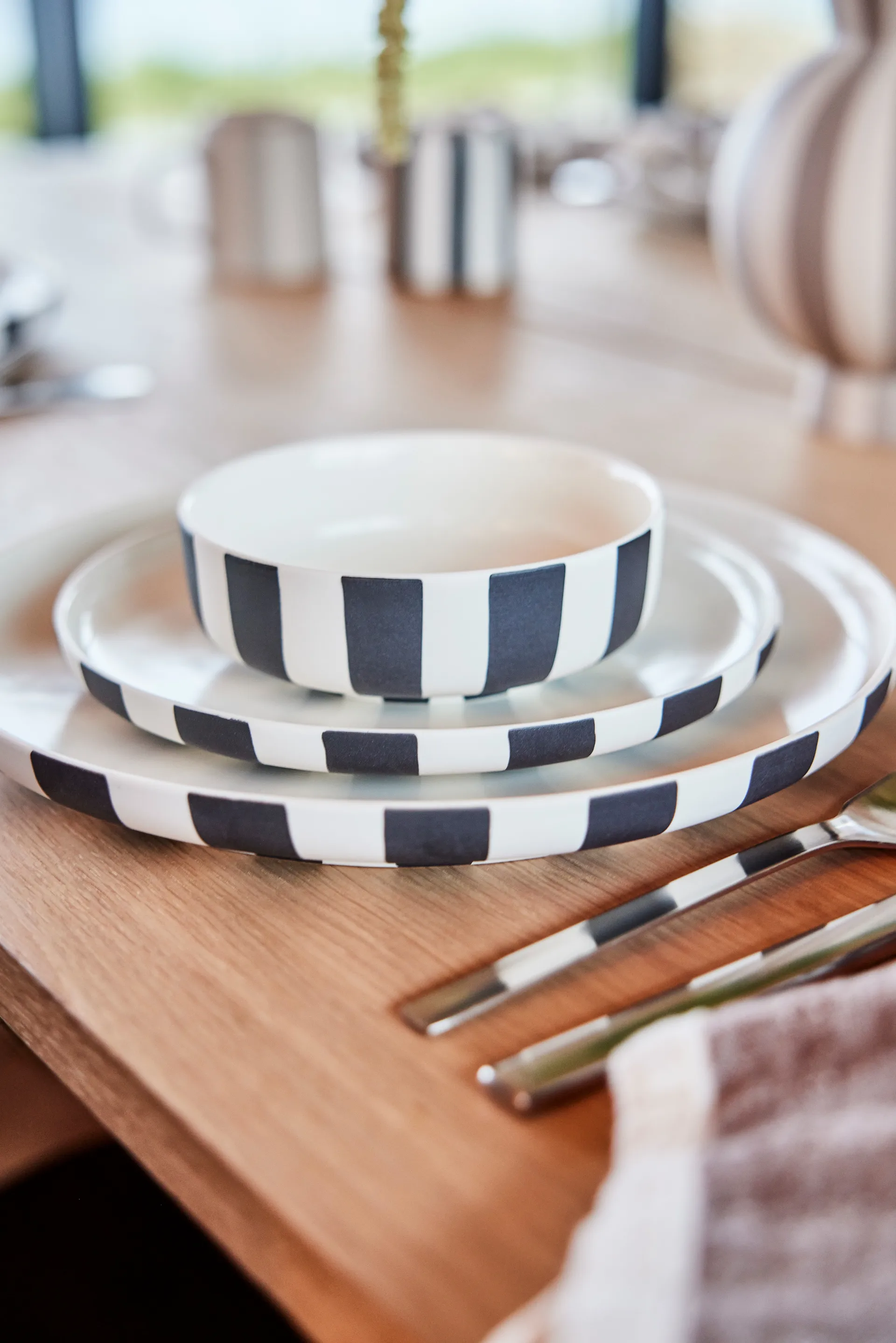 Assiette Toppu Ø26,5 cm, Black-white OYOY