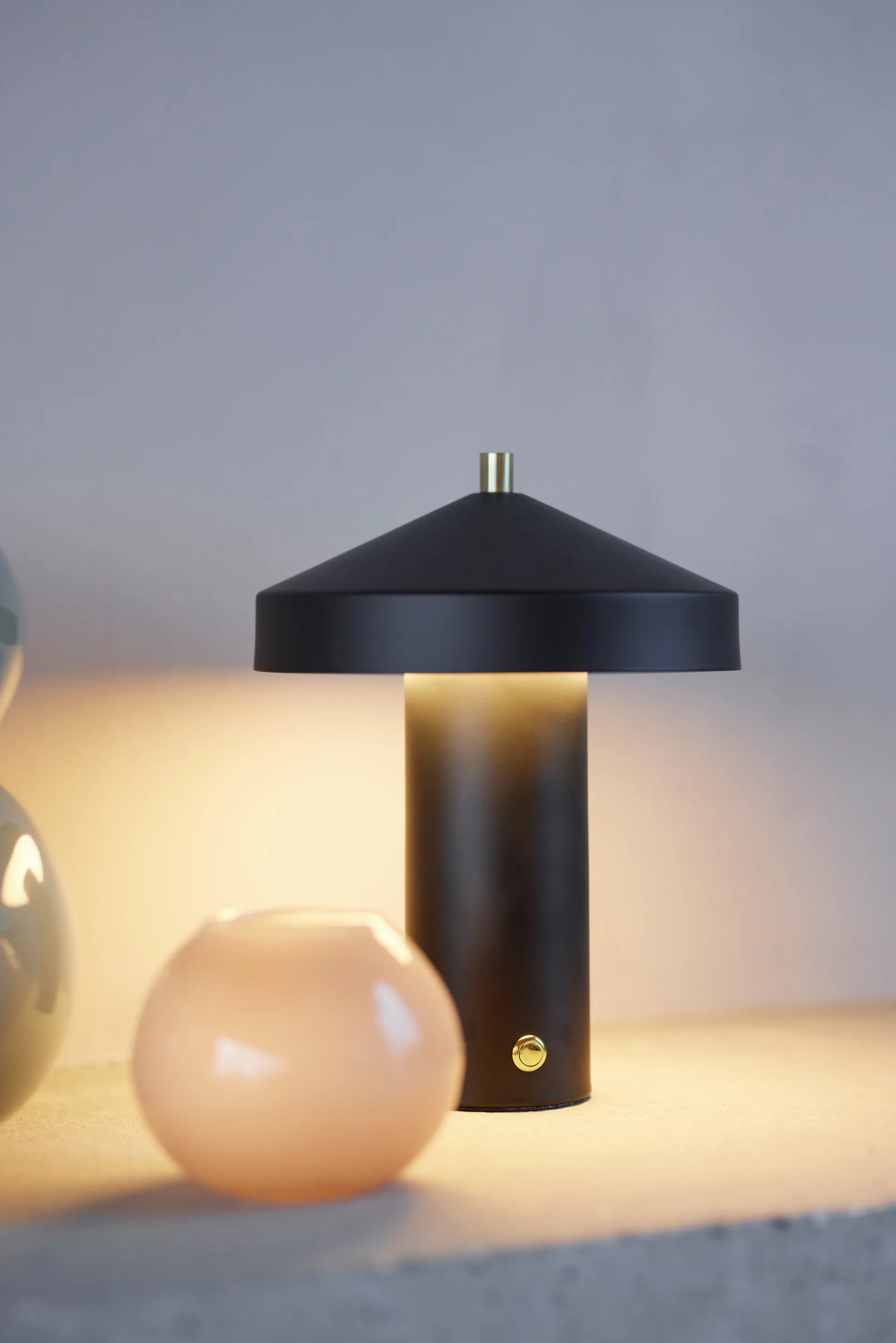 Lampe de table Hatto 24,5 cm, Black OYOY