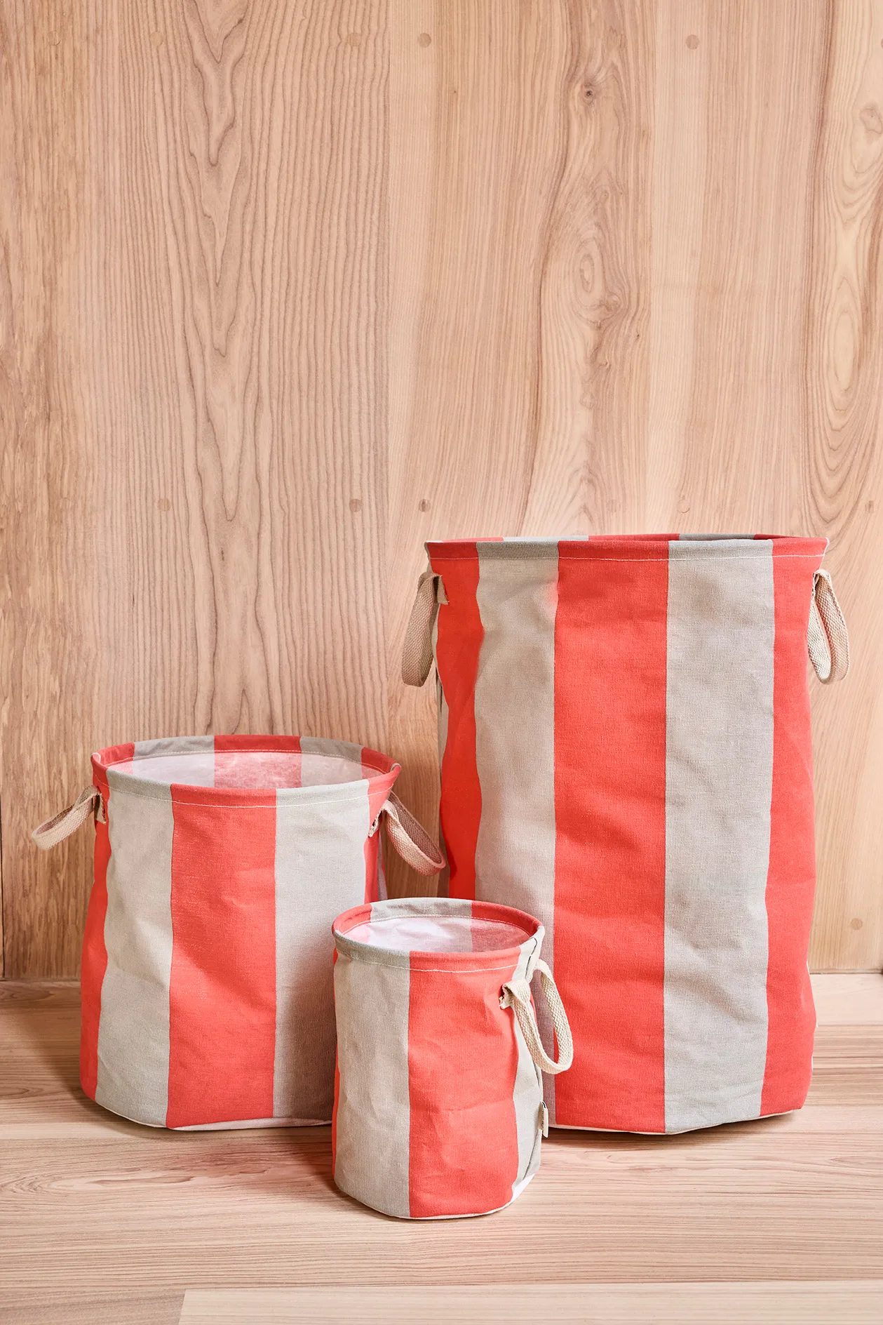 Panier de rangement Kara large Ø38x54 cm, Cherry Red OYOY