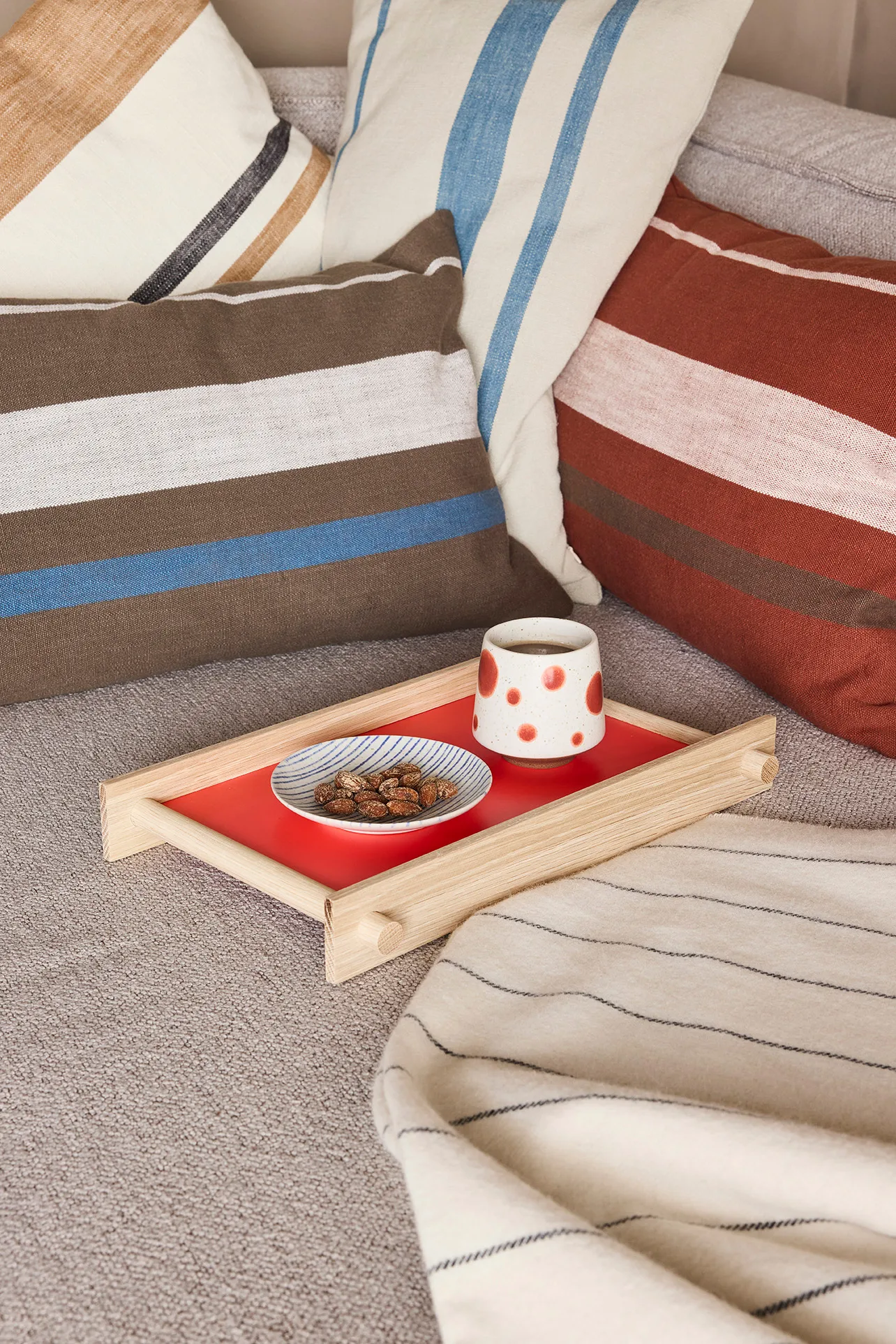 Plateau Pieni small 23,5x36,5 cm, Cherry red OYOY