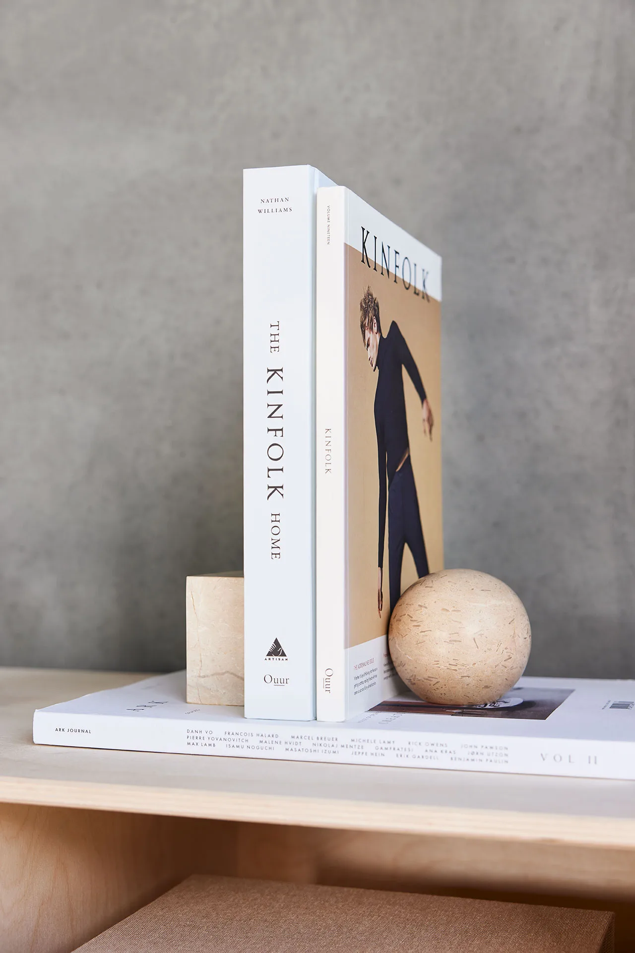 Support de livre Savi Round, Marbre OYOY