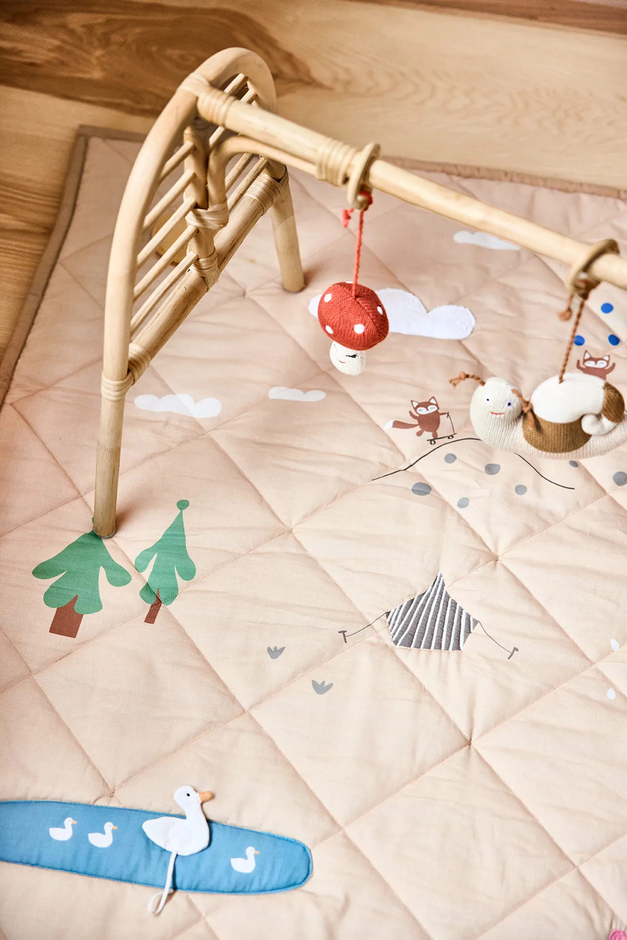 Tapis d'activités Forest 102x102 cm, Clay OYOY