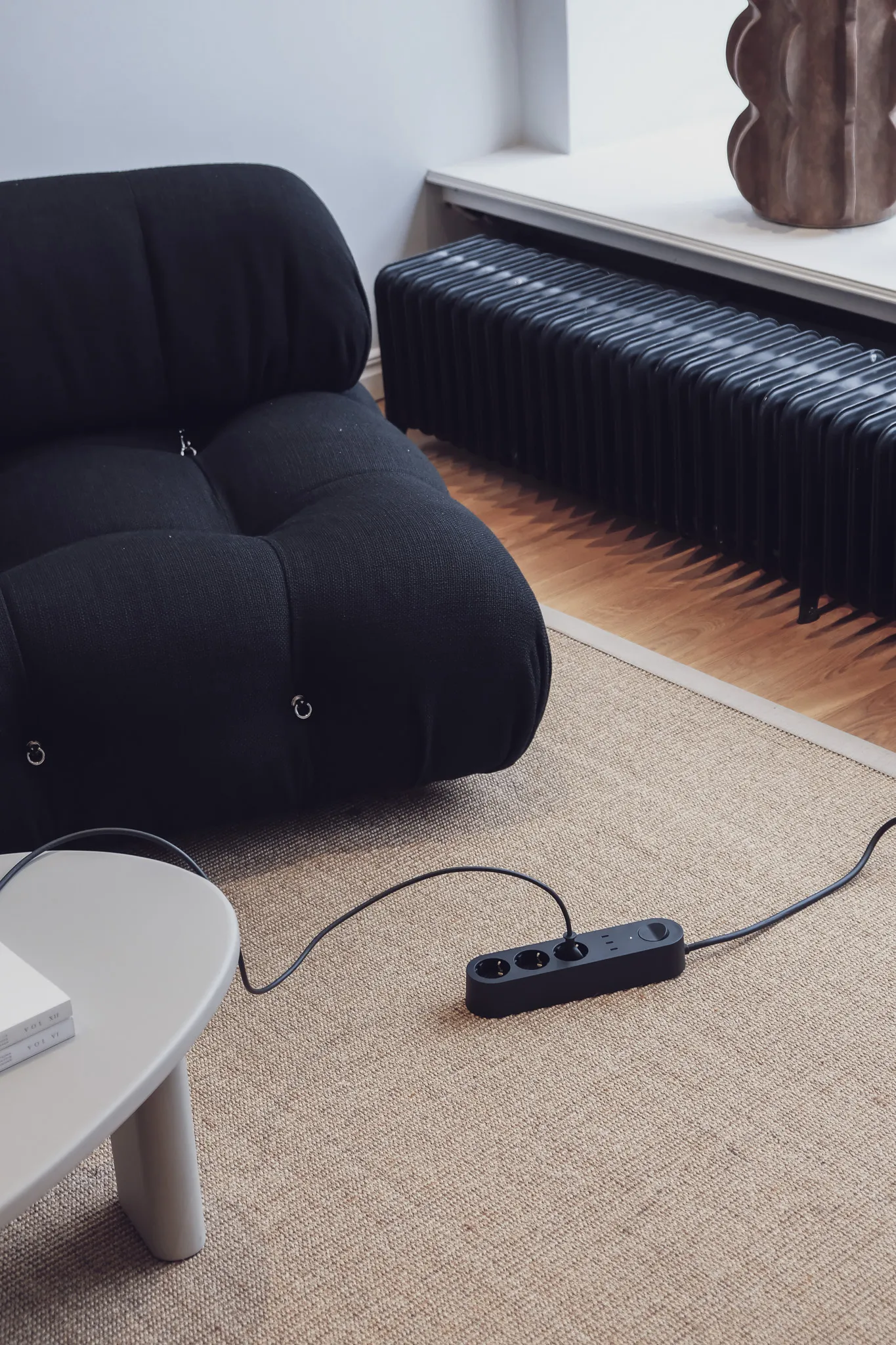 Bloc multiprise Alma Power Bar, Midwinter black palett3