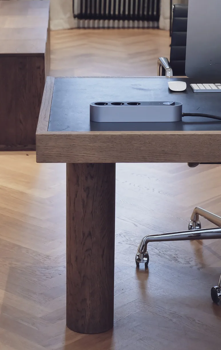 Bloc multiprise Edgar Power Bar, Satin aluminium palett3