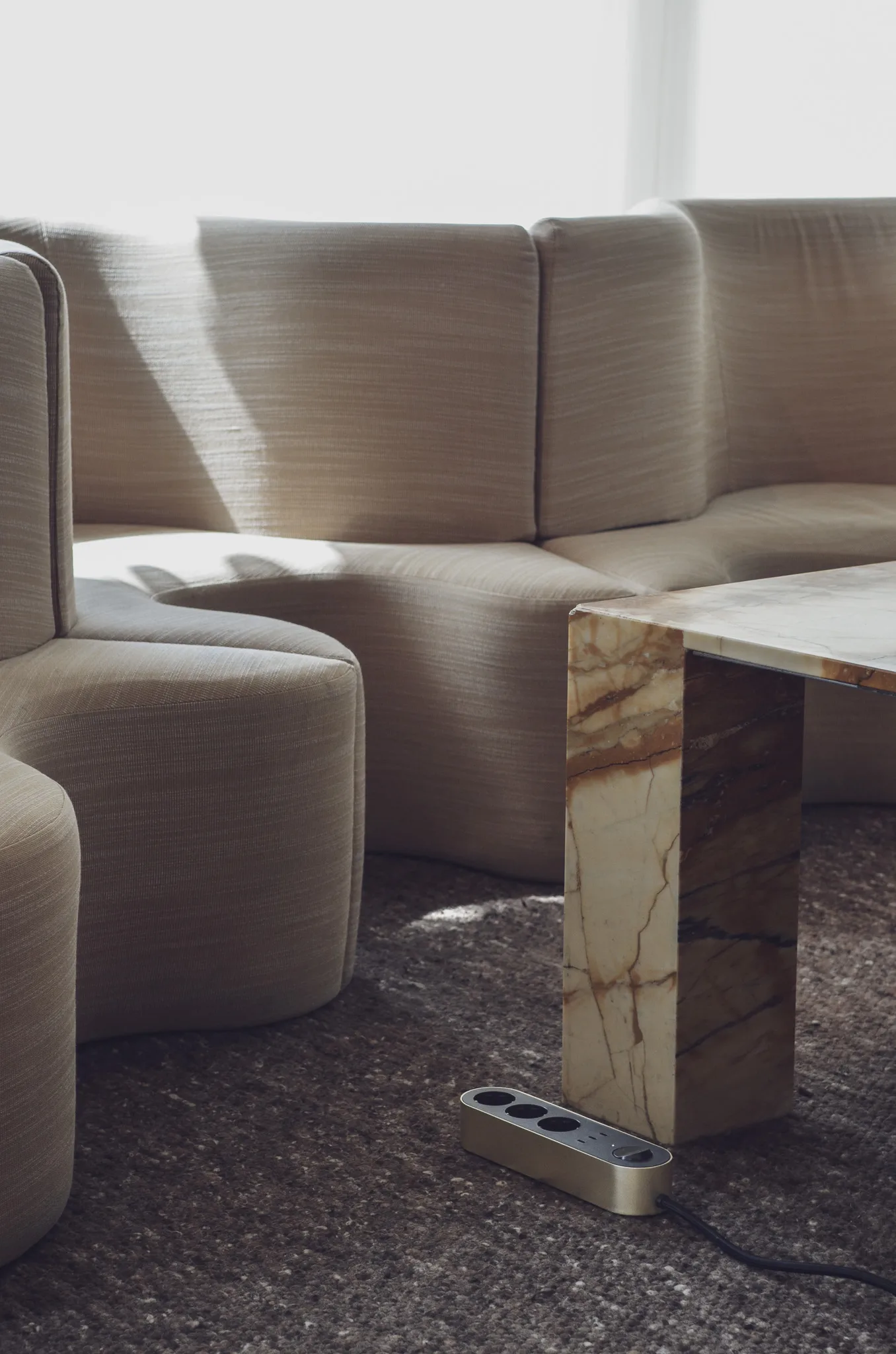 Bloc multiprise Edgar Power Bar, Satin brass palett3