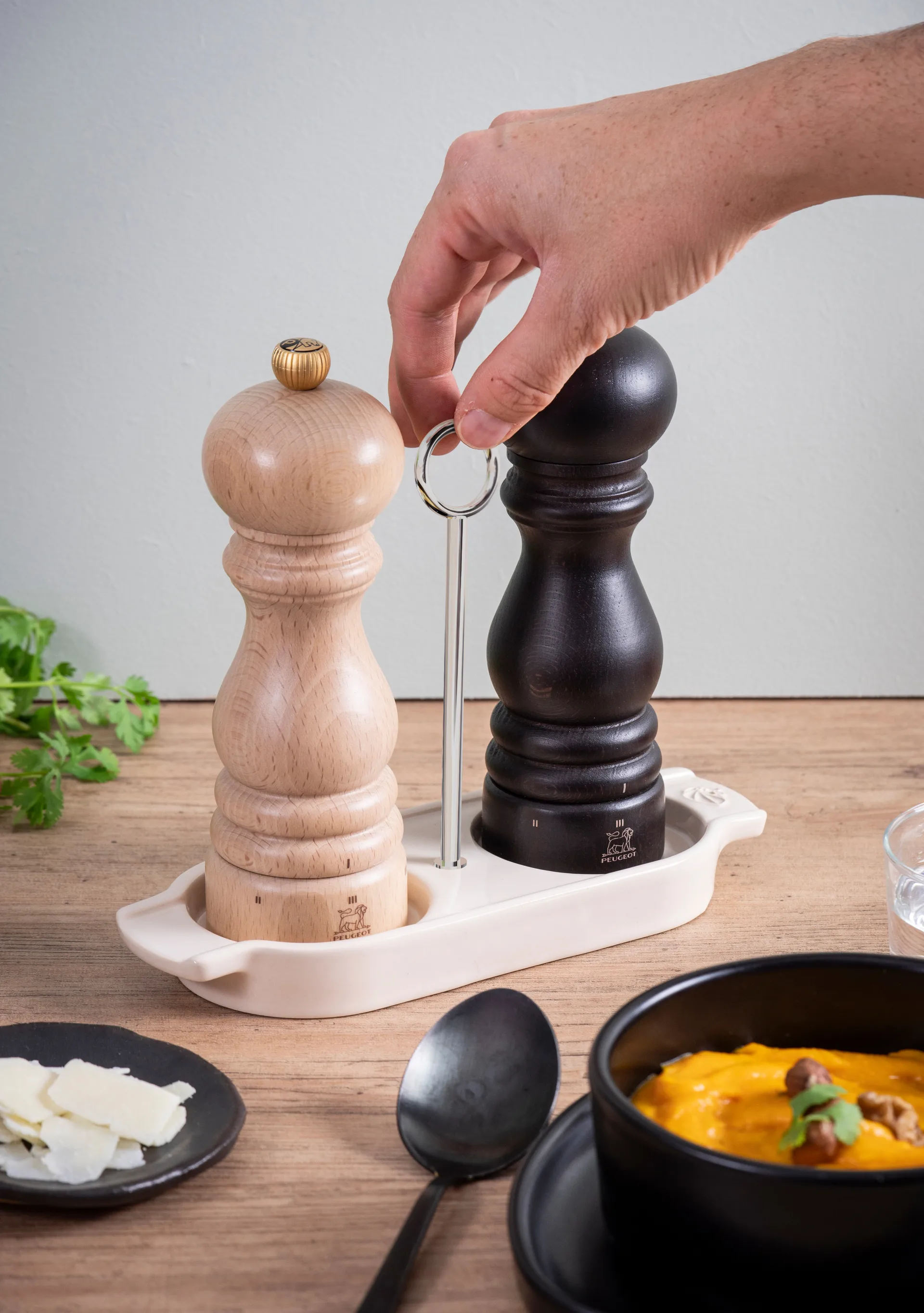 Support pour moulins Linea avec poignée, Ecru Peugeot