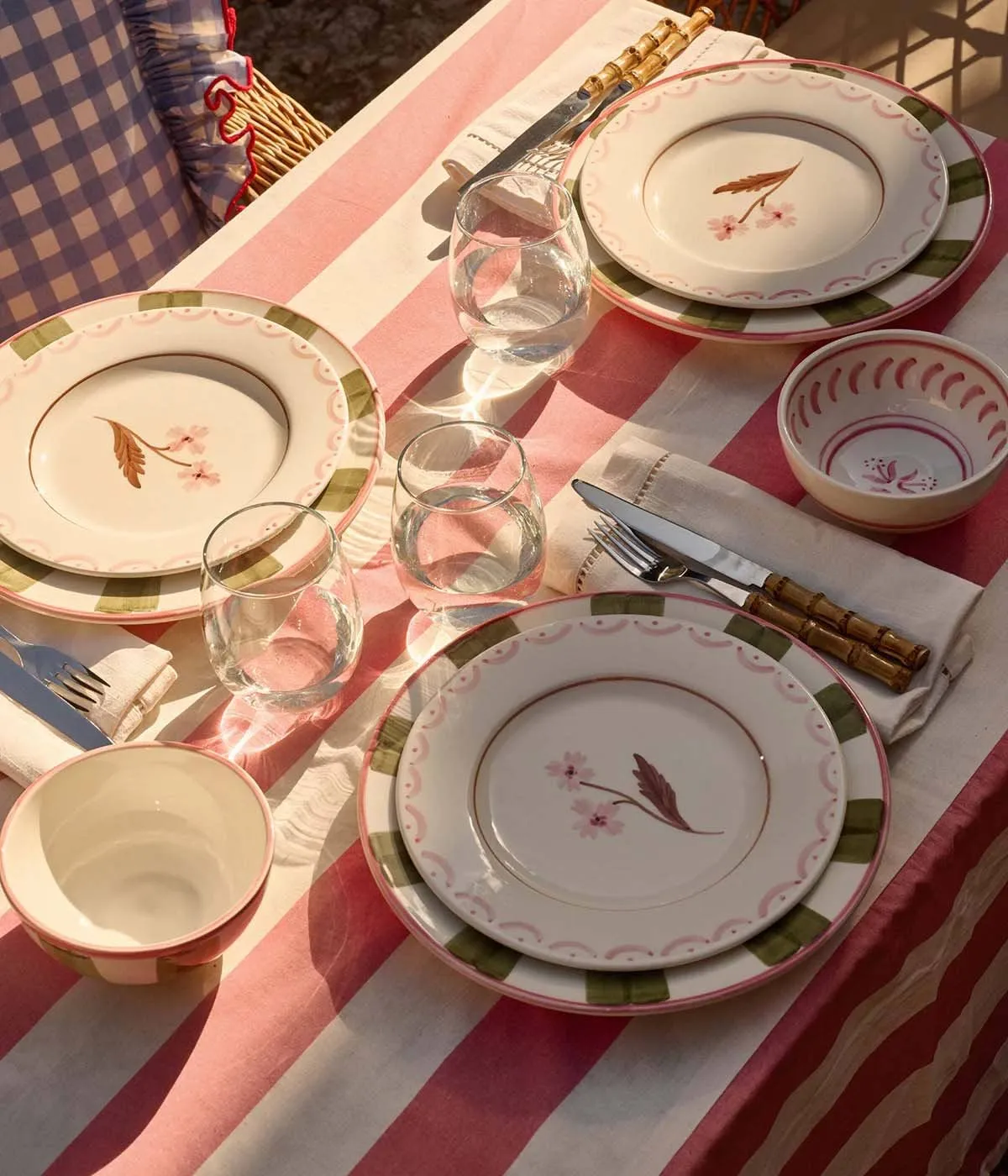 Cottage Flower assiette à salade, Light Pink, 22 cm Pick a Poppy