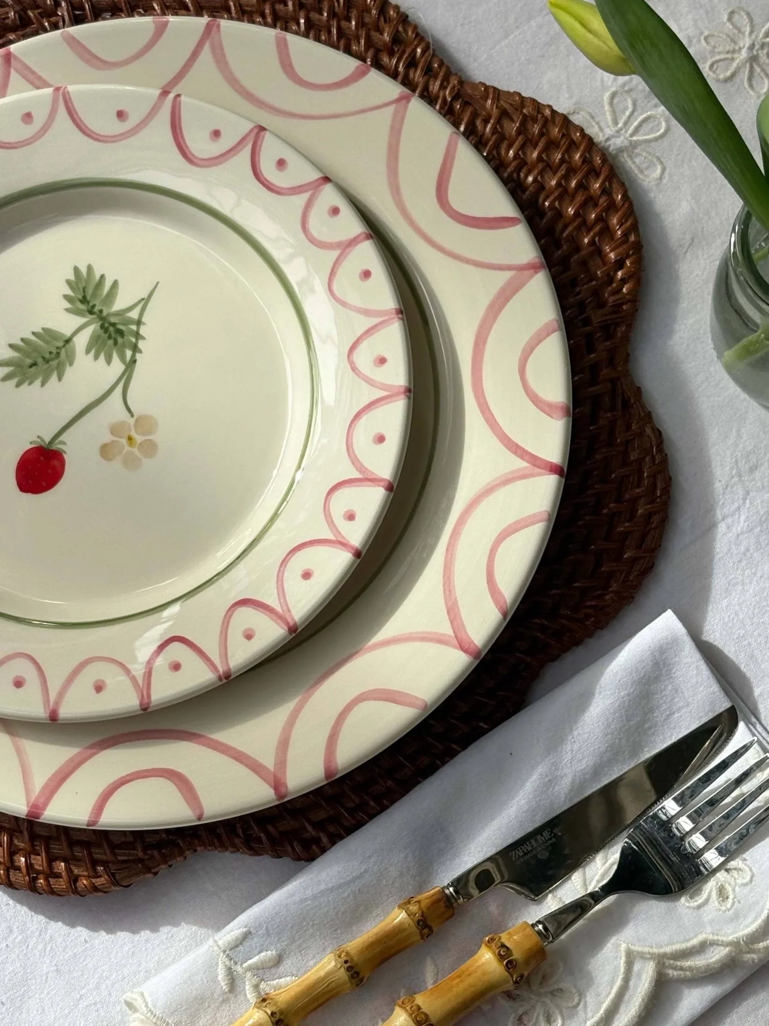 Cottage flower Wild Strawberry assiette à salade, Red, 22 cm Pick a Poppy