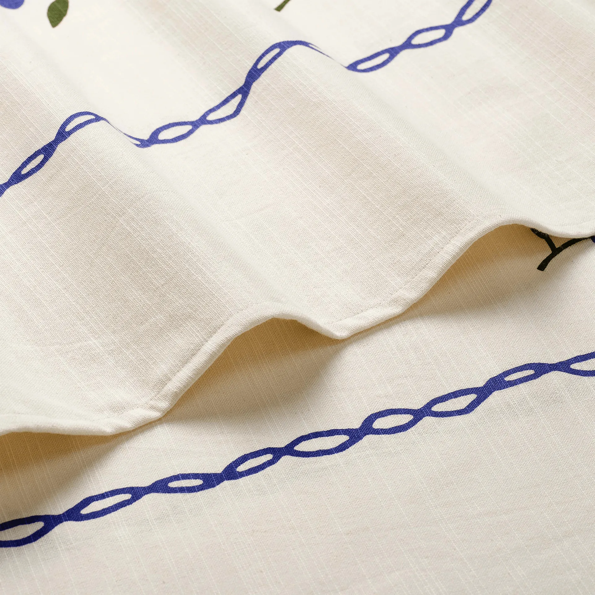 Madelen Möllard Pansy nappe, Blue, 350x150 cm Pick a Poppy
