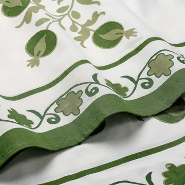 Suzani nappe - Green, 350x150 cm - Pick a Poppy