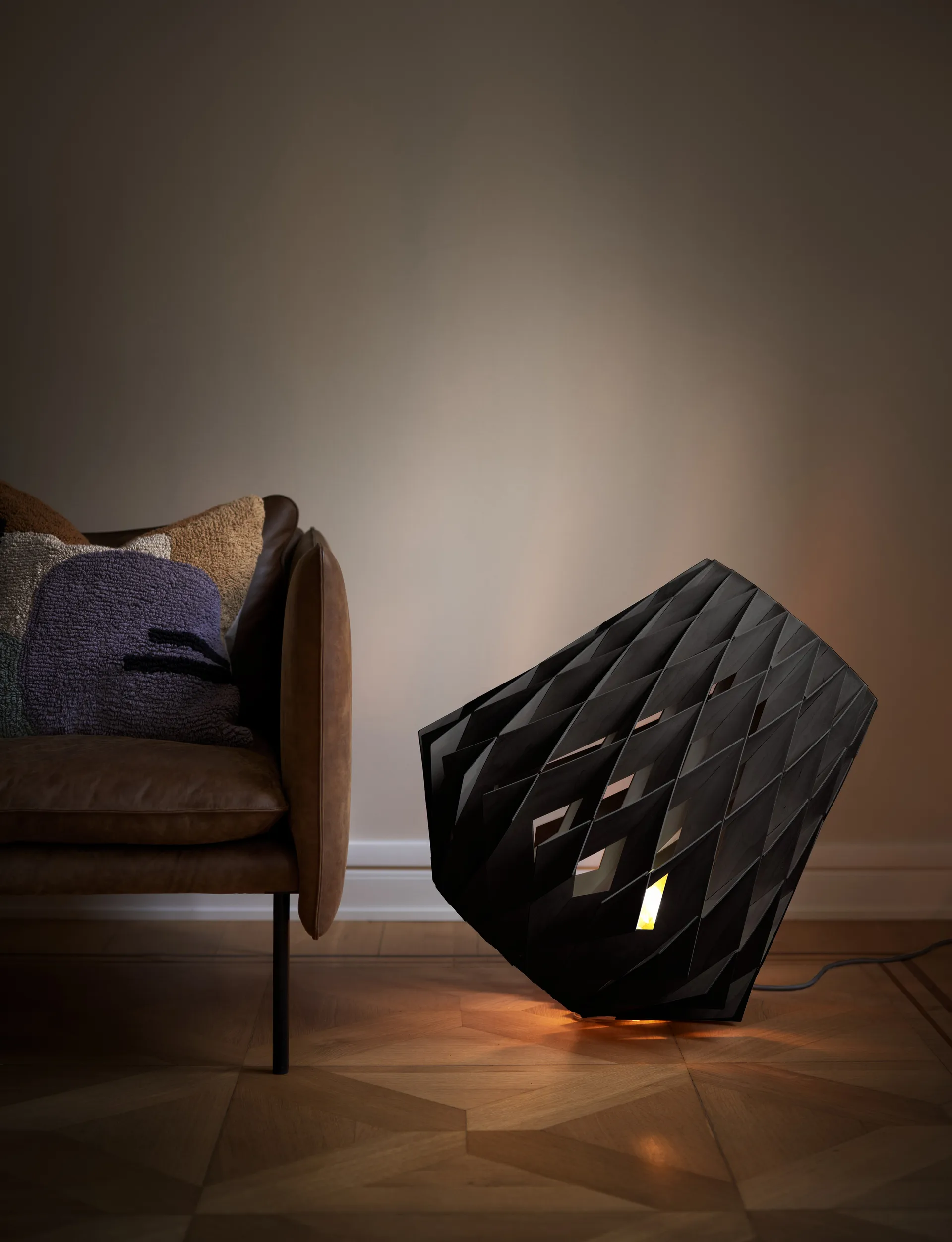 Lampadaire Pilke Signature Ø64 cm, Noir Pilke