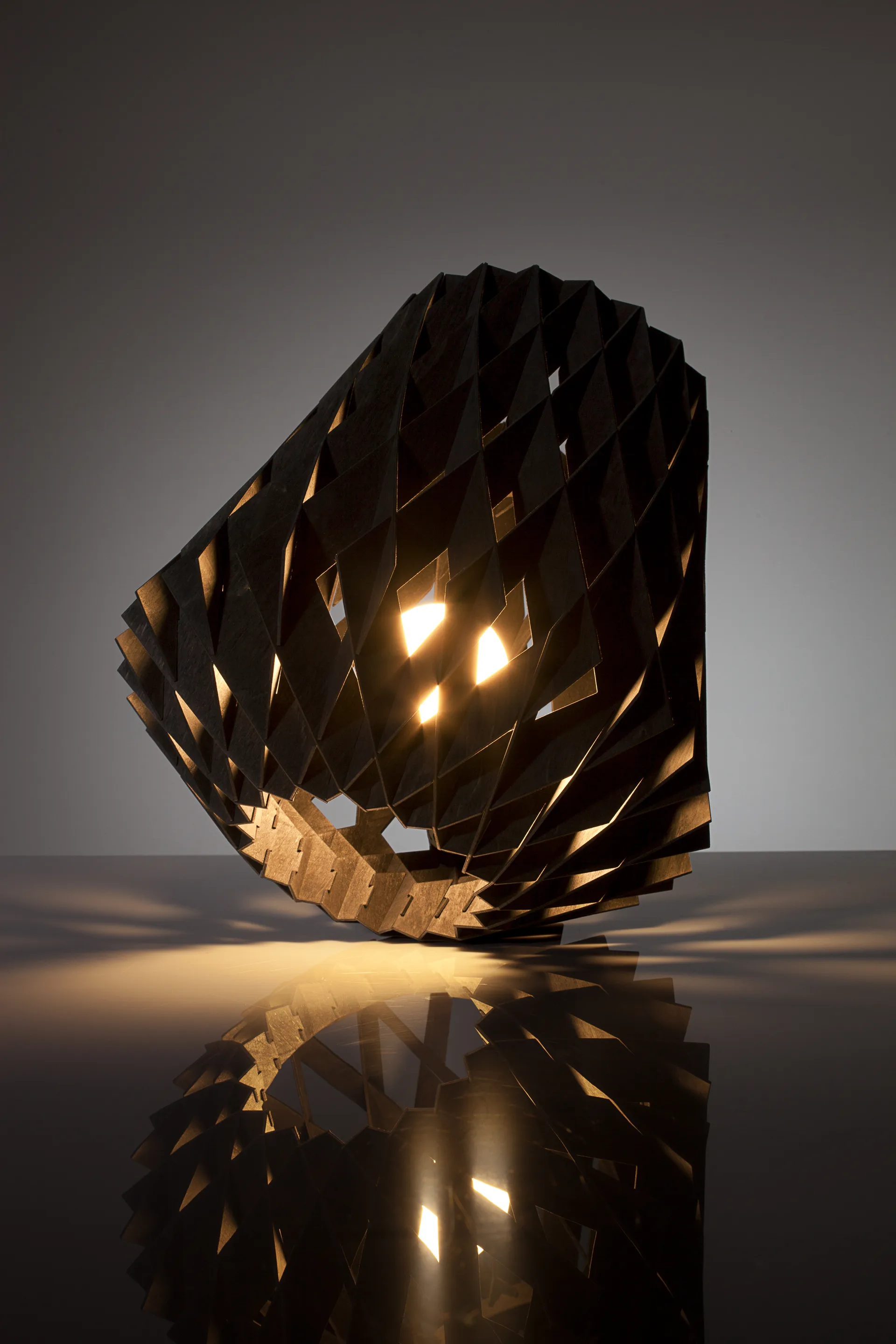 Lampe de table Pilke Signature Ø28 cm, Noir Pilke