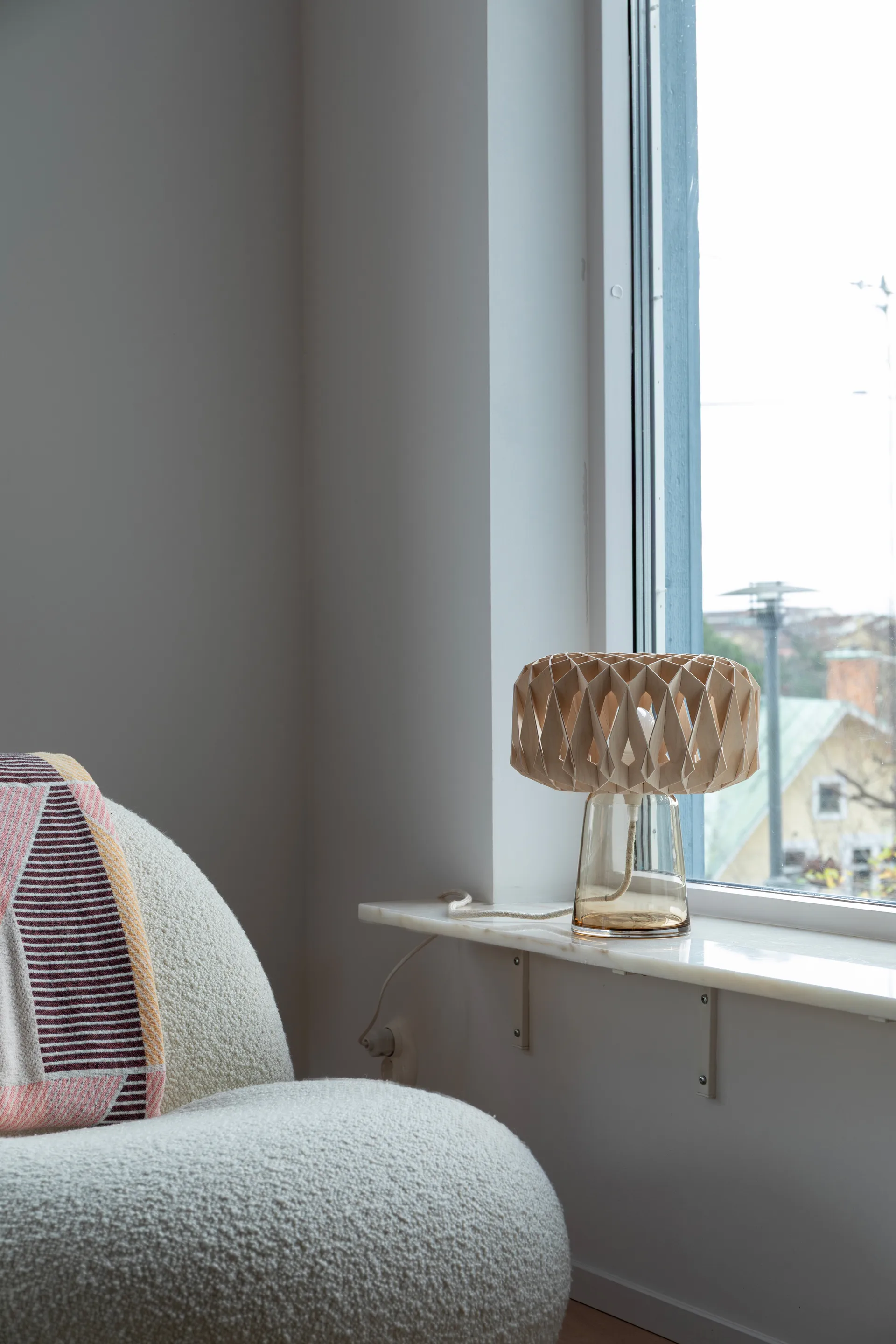 Lampe de table Signature 25, Amber-bouleau, Ø28x34 cm Pilke