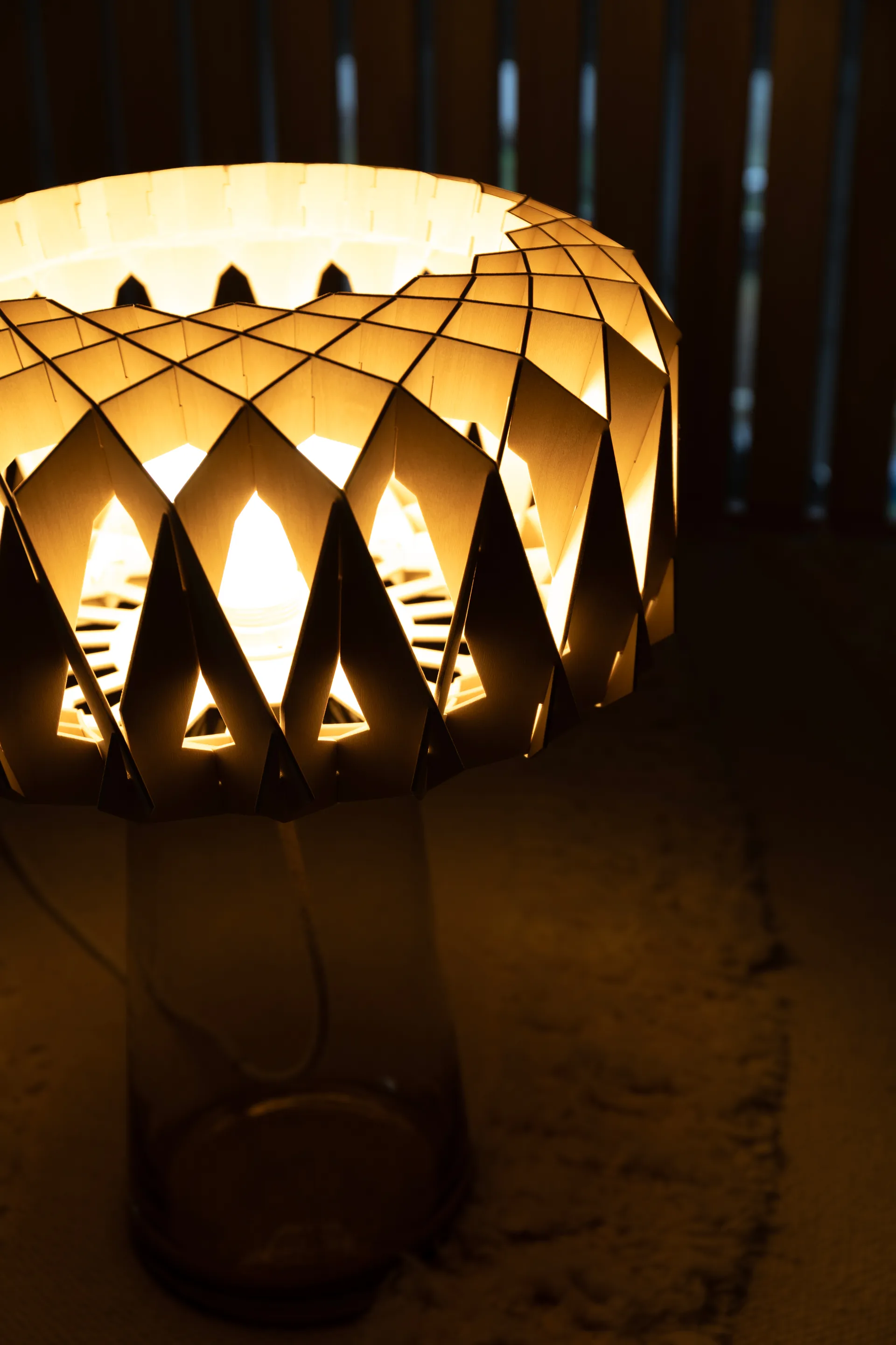 Lampe de table Signature 35, Amber-bouleau, Ø36,5x53 cm Pilke