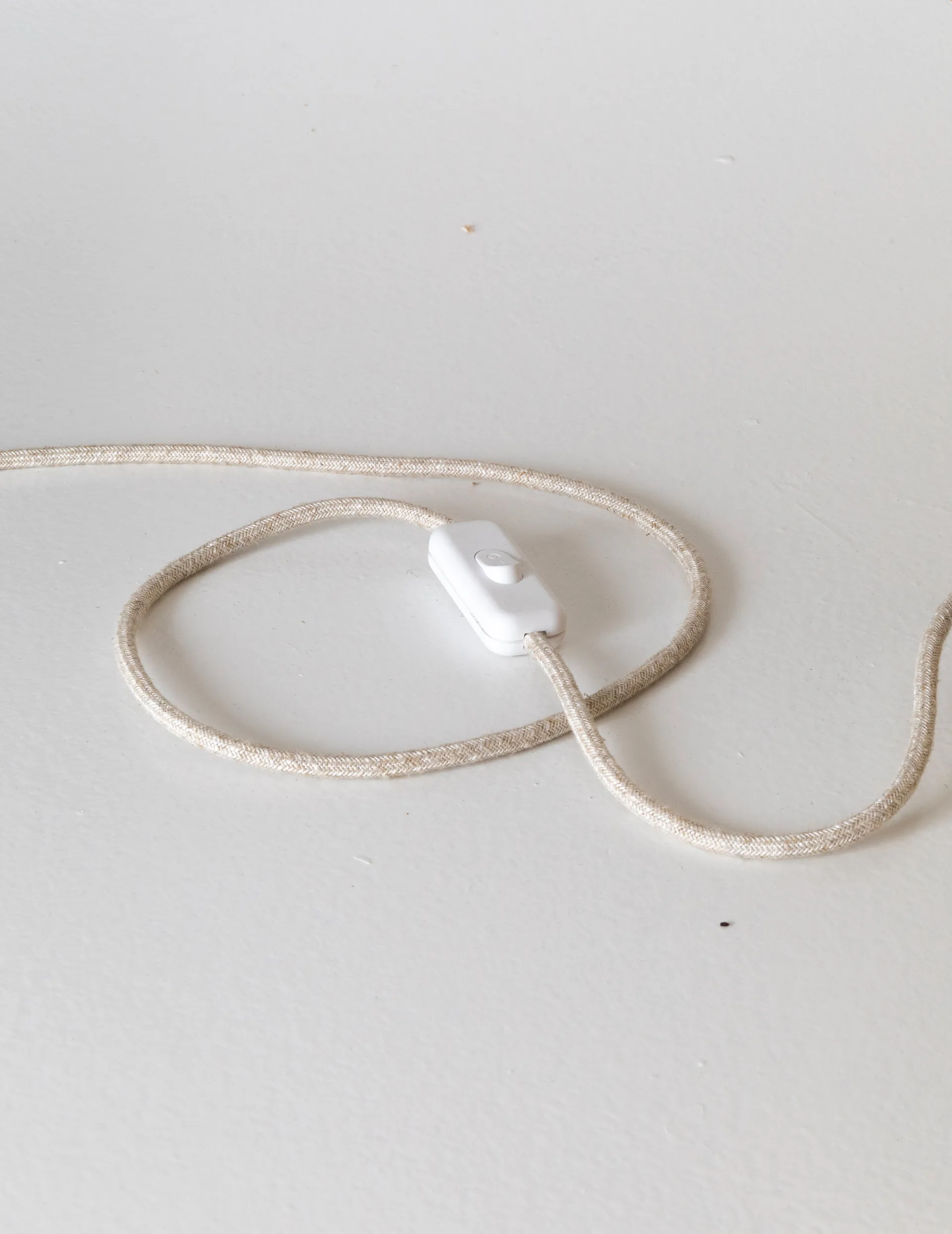 Lampe de table Signature 35, Amber-bouleau, Ø36,5x53 cm Pilke