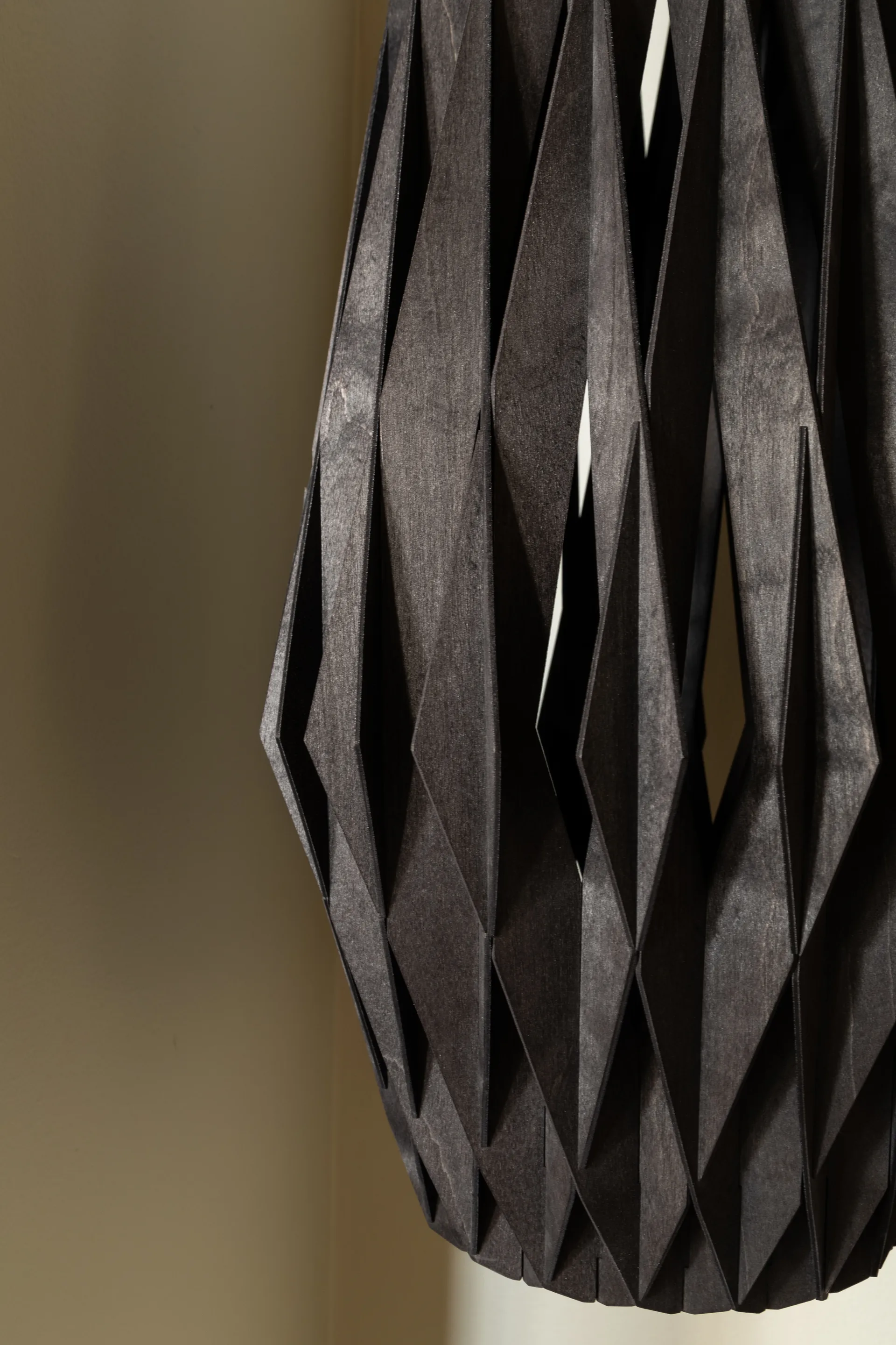 Suspension Pilke Signature 20/42 cm, Noir Pilke