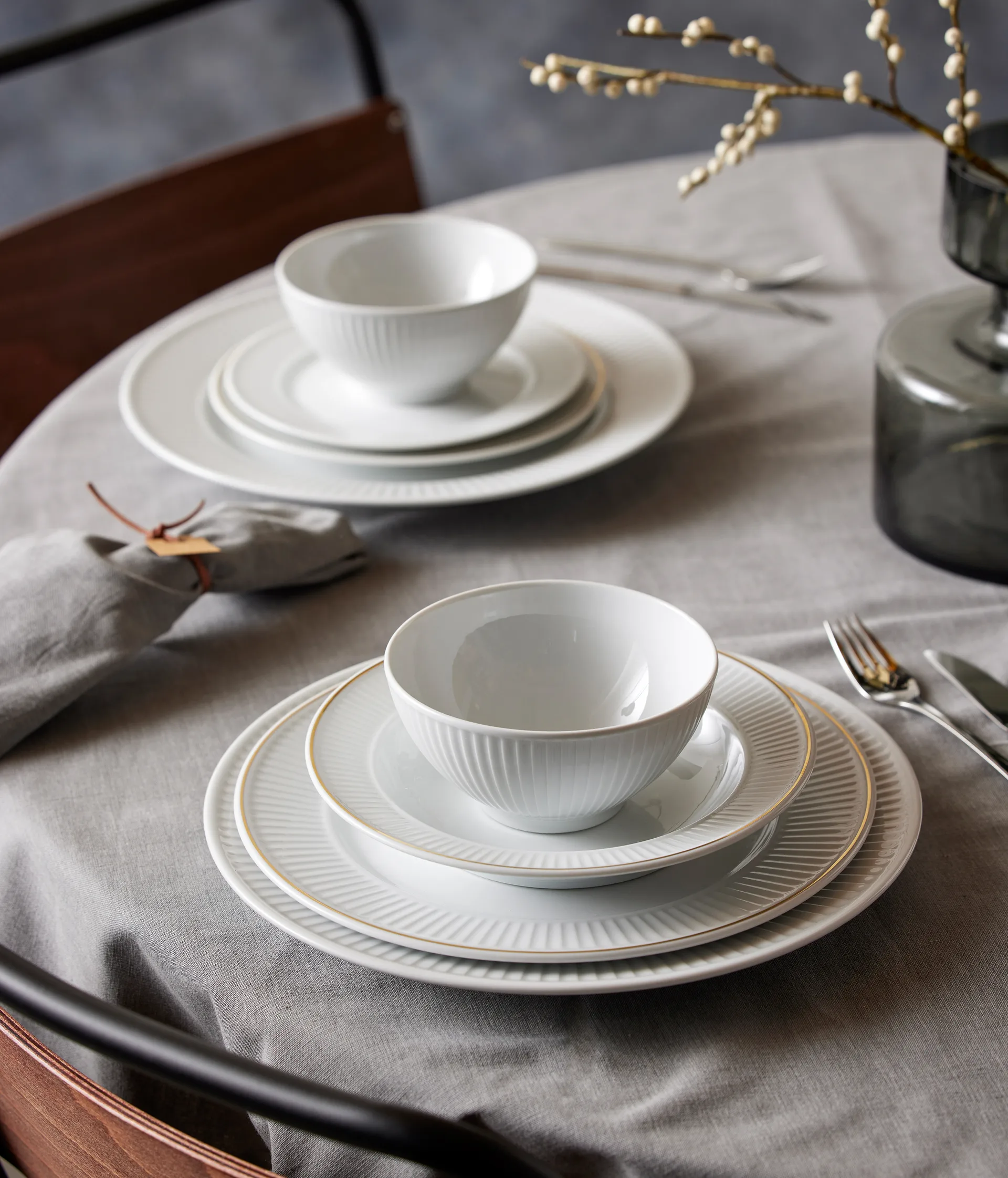 Assiette à bordure dorée Plissé Ø28 cm, Blanc Pillivuyt