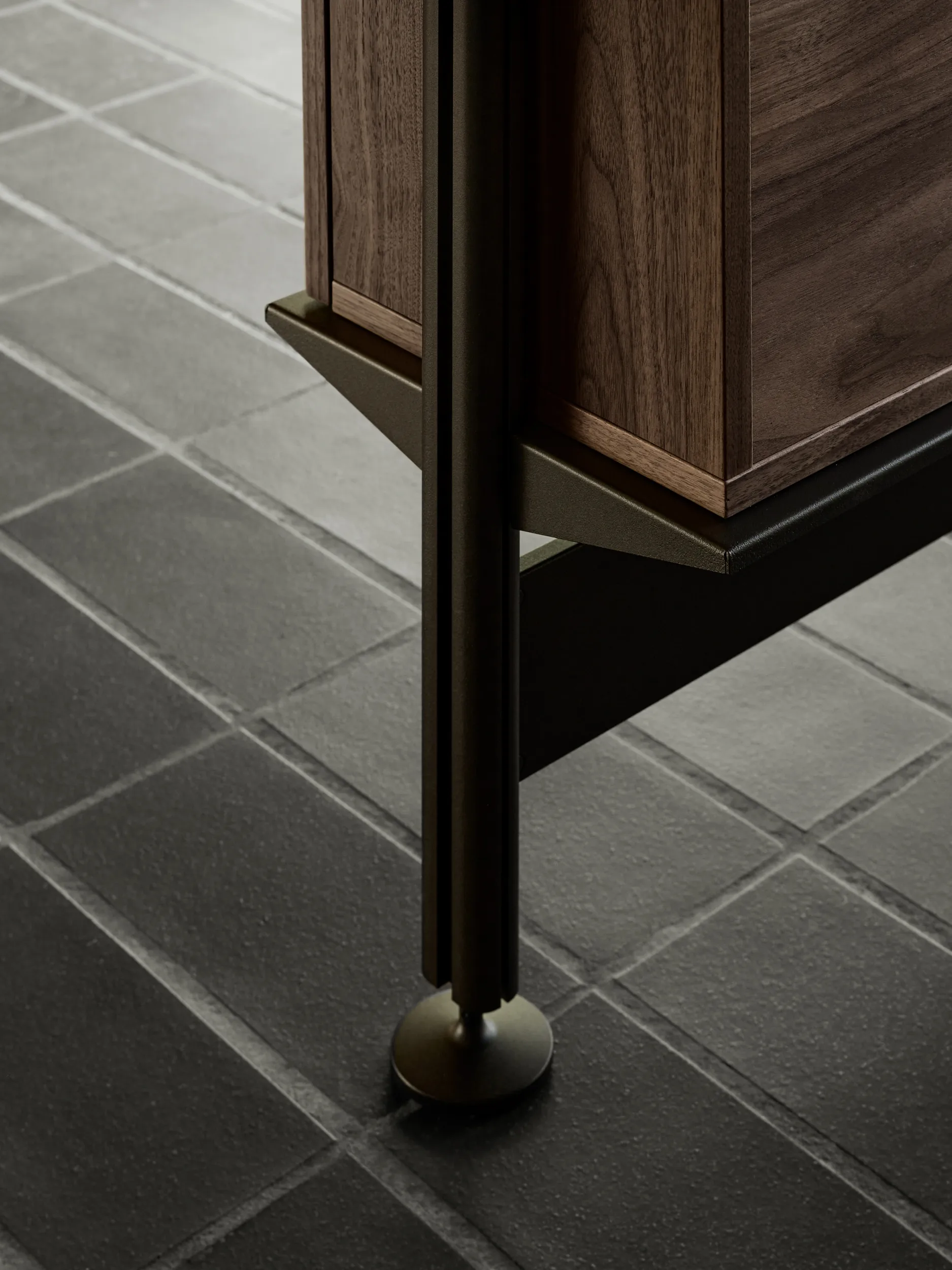 Système d’étagères Pira G2 F C A noir/noyer 240–247 cm,  Pira