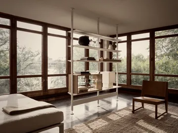 Vitrine Pira - Chêne blanchi - verre clair, 70x31 cm, dos en verre - Pira