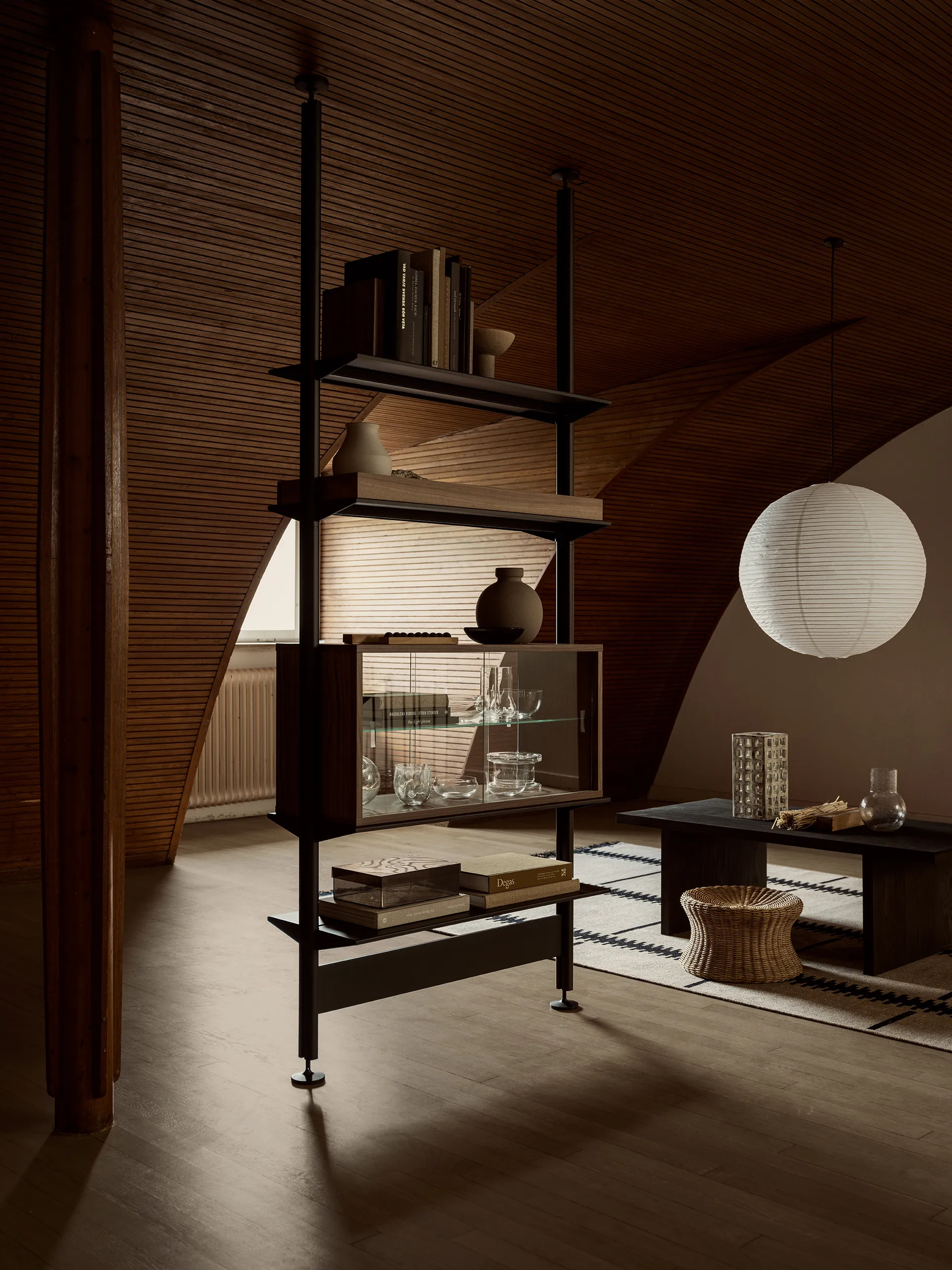 Vitrine Pira, Noyer - verre clair, 90x31 cm, dos en verre Pira