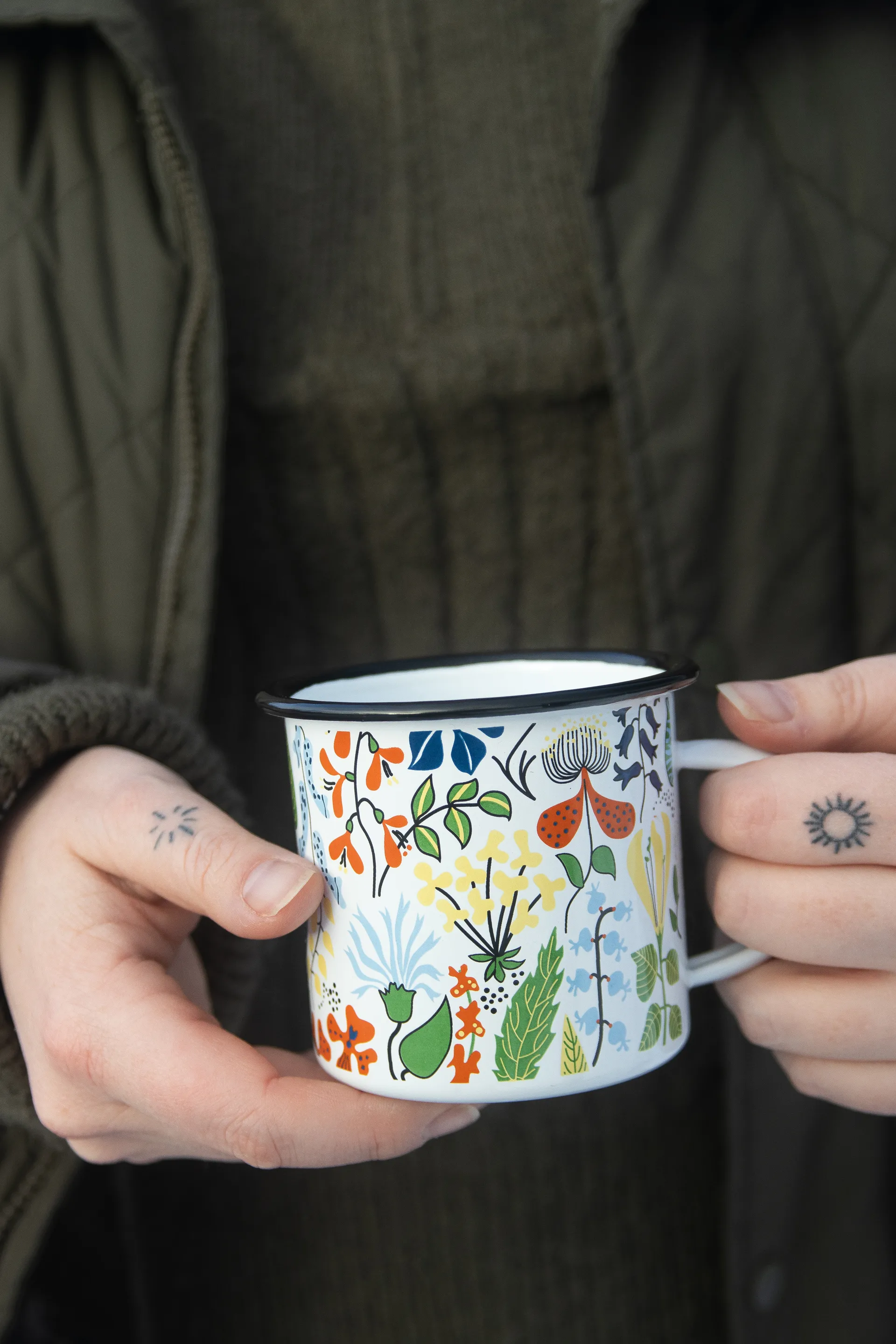 Mug en émail Herbarium, Vit-multi Pluto Design