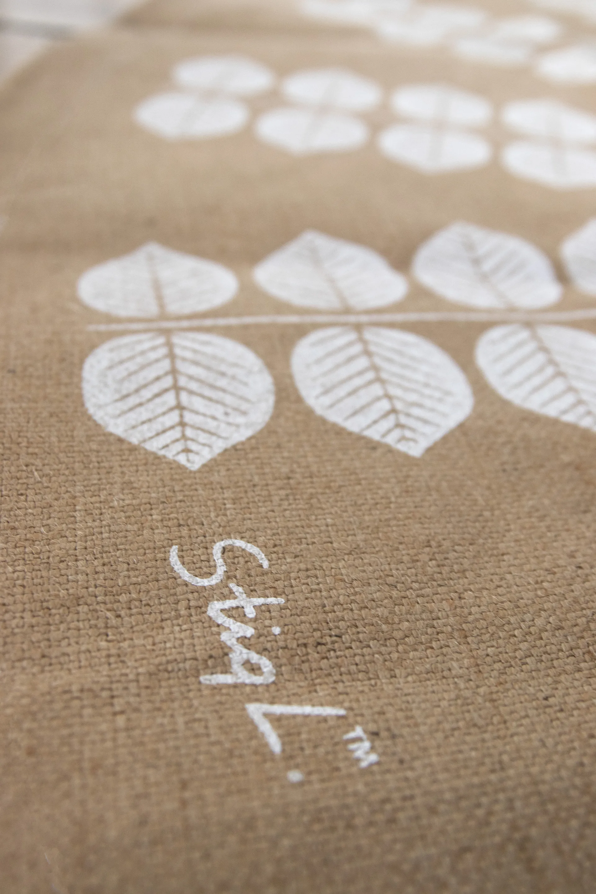 Tapis de sapin de Noël Stig L Berså Ø 110 cm, Naturel-blanc Pluto Design