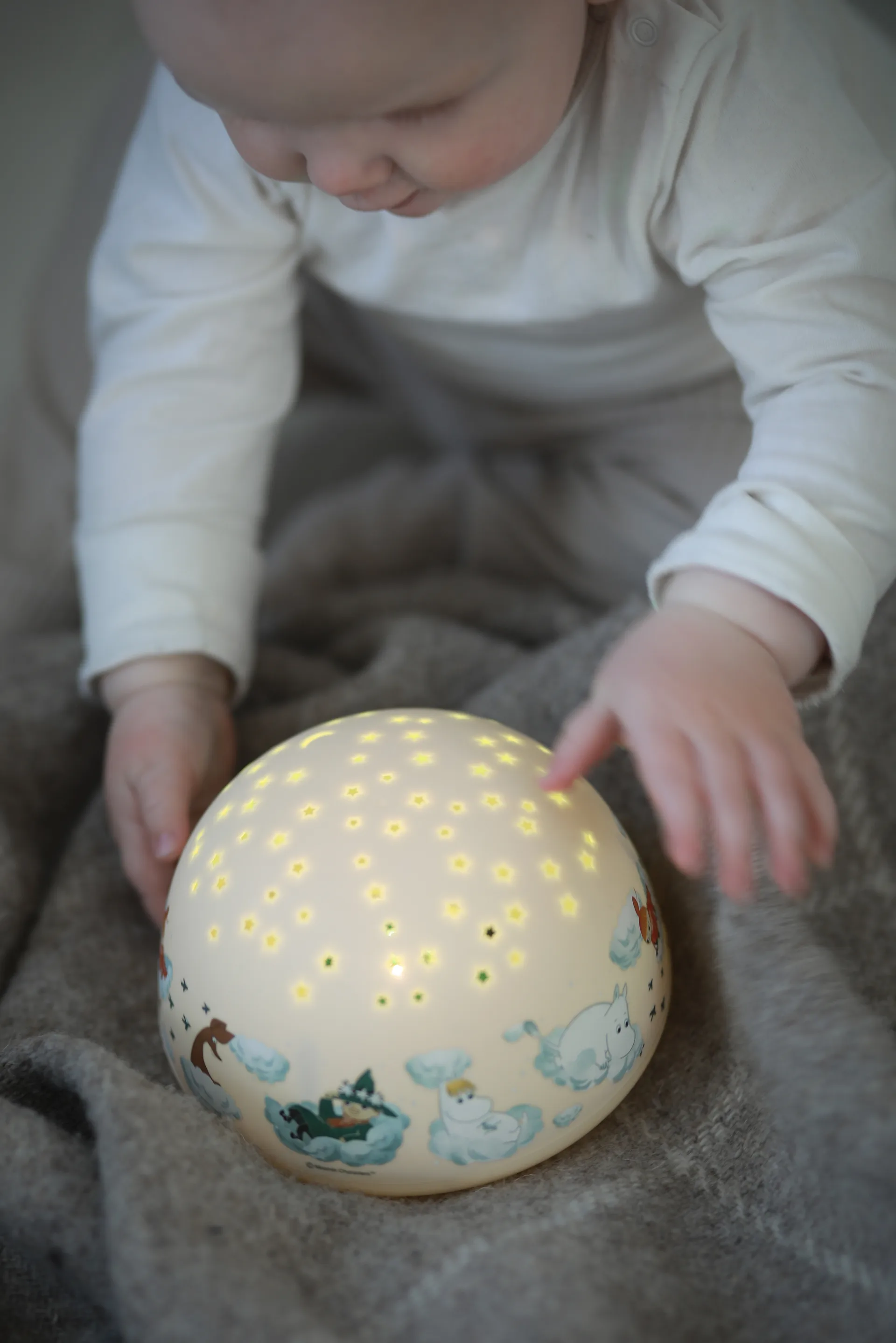 Lampe de nuit Mumin avec ciel étoilé et musique, Jaune Rätt Start